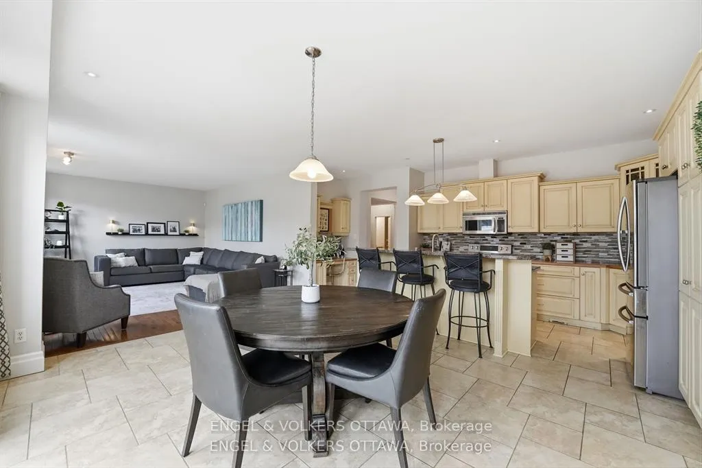 Photo 5 of 31 Leatherwood Crescent, Ottawa, Barrhaven - Stonebridge — HOMEH