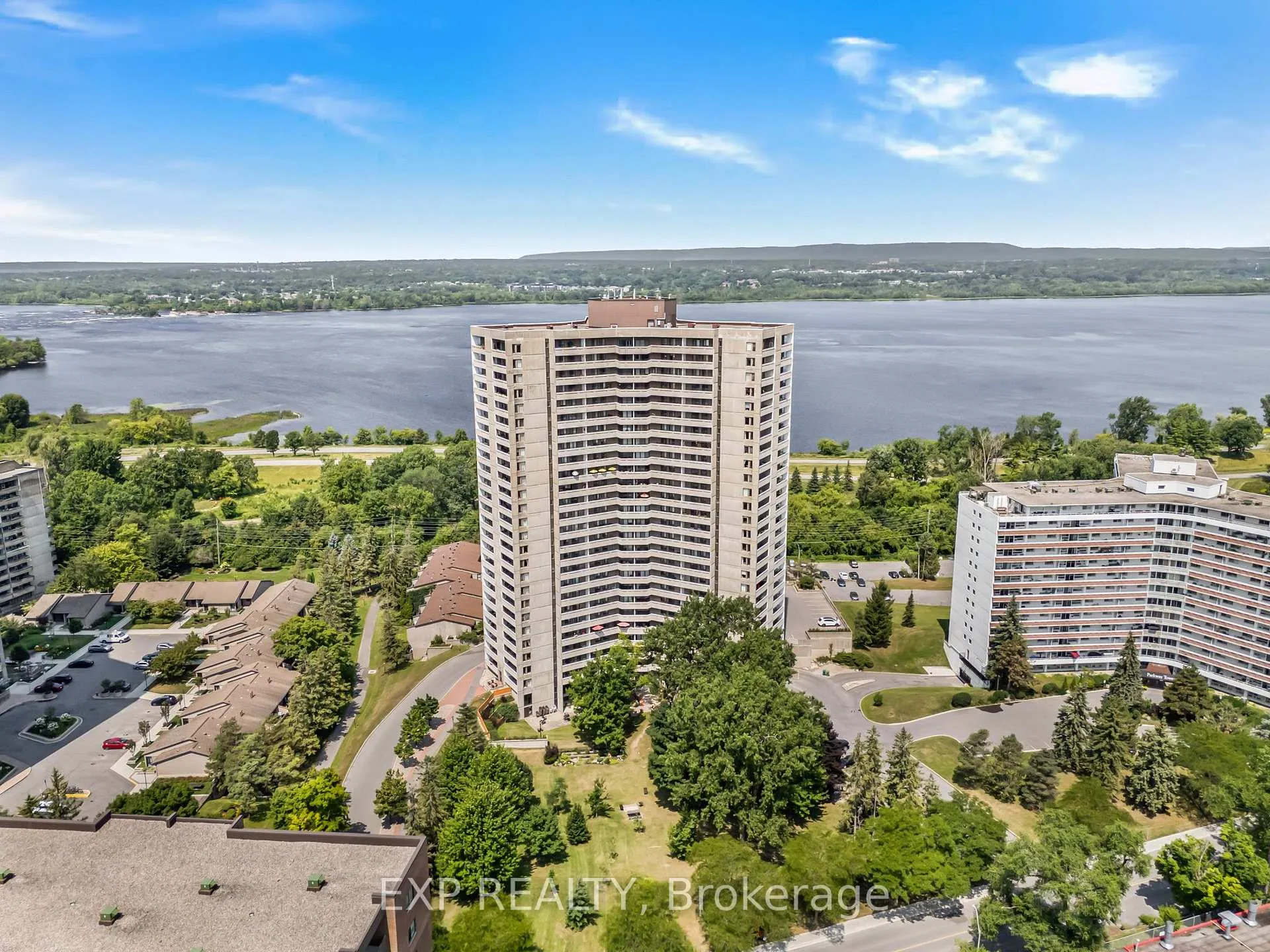 Front of Unit 1501, 1081 Ambleside Drive