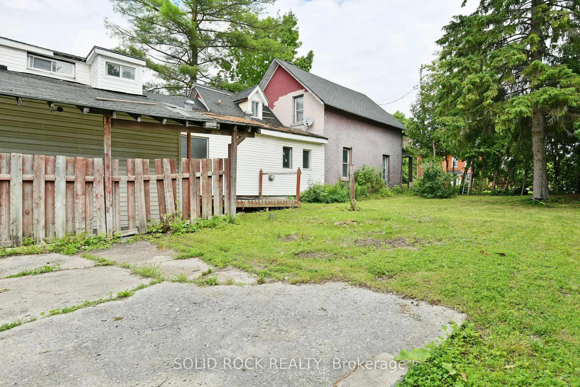 Photo 10 of 152 Elgin Street W, Arnprior, Arnprior — HOMEH