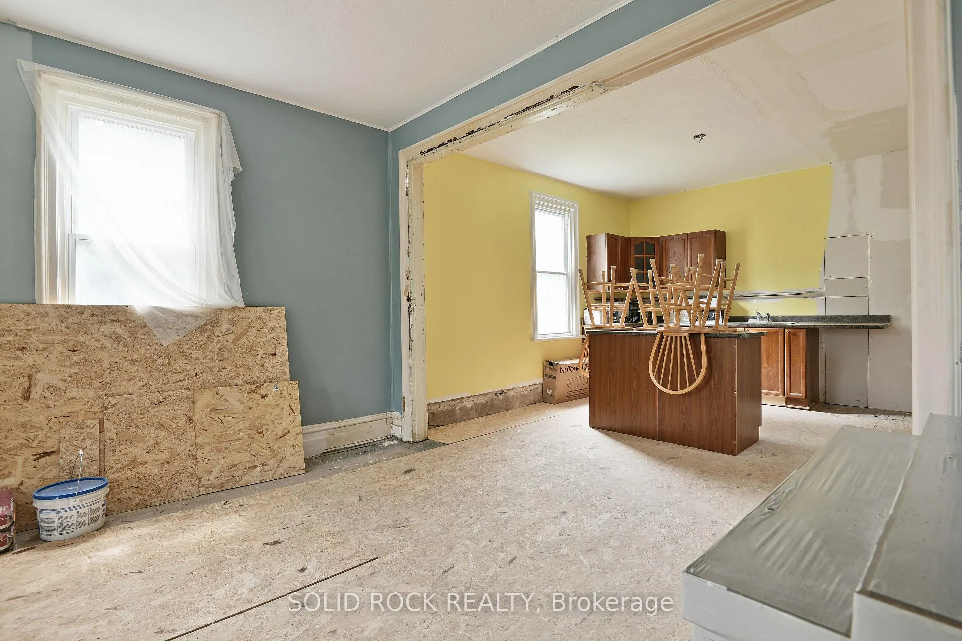 Photo 15 of 152 Elgin Street W, Arnprior, Arnprior — HOMEH