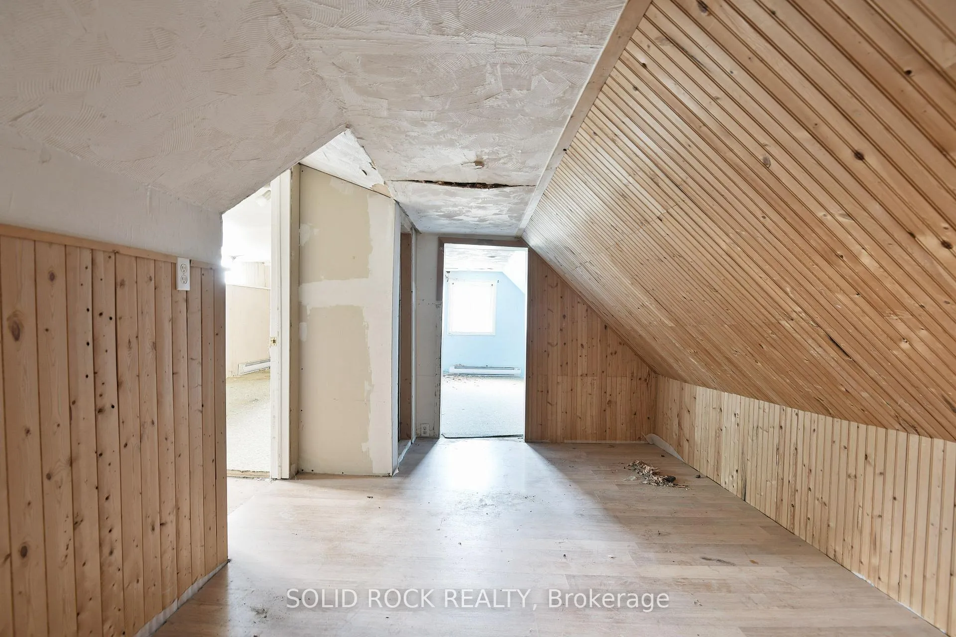 Photo 31 of 152 Elgin Street W, Arnprior, Arnprior — HOMEH