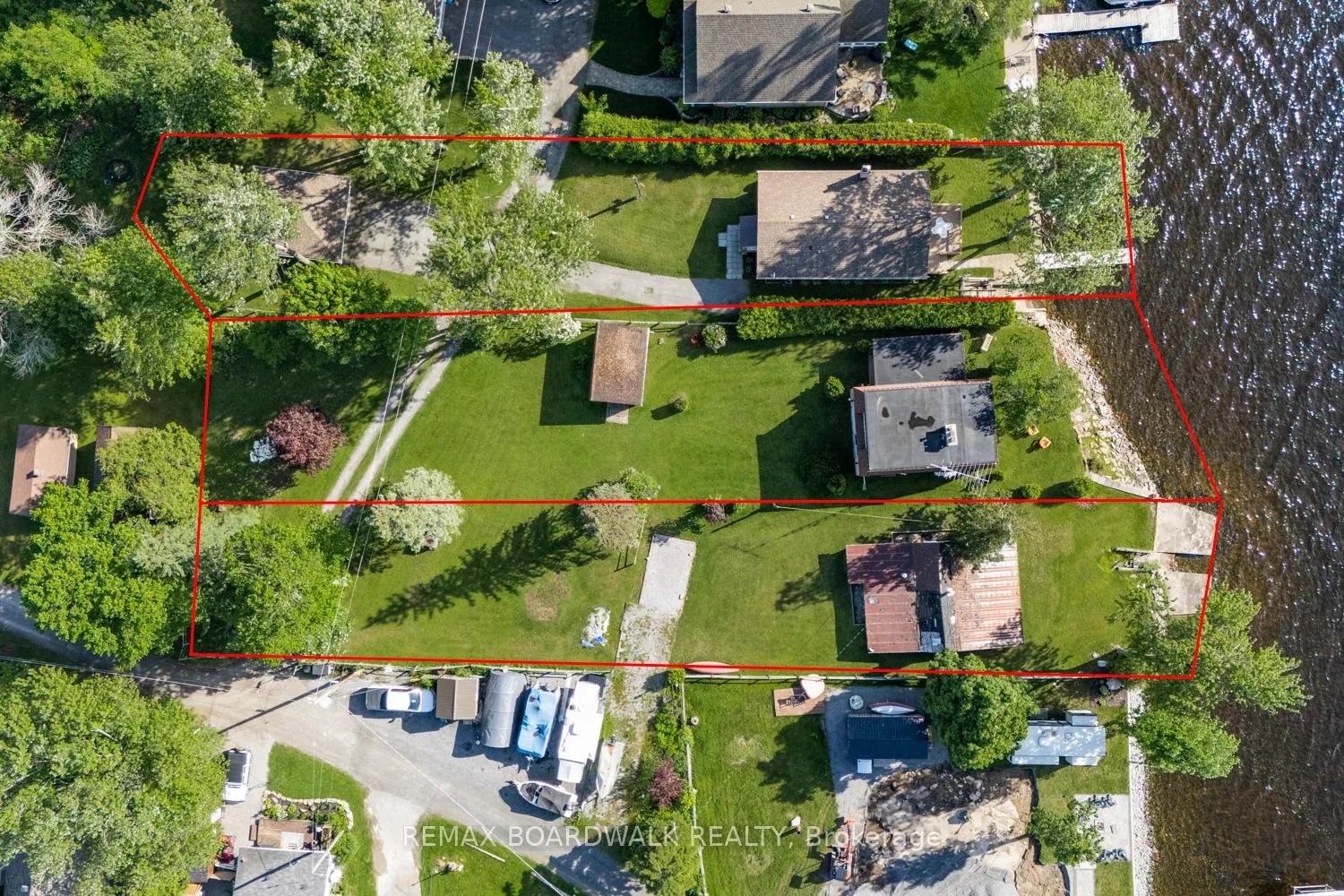 Photo 3 of 131 Avenue 4, Beckwith, Beckwith Twp — HOMEH