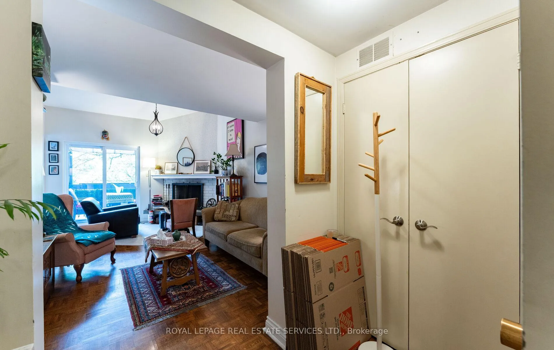 Photo 5 of Unit 2nd Floor, 580 Indian Road, Toronto, High Park North — HOMEH
