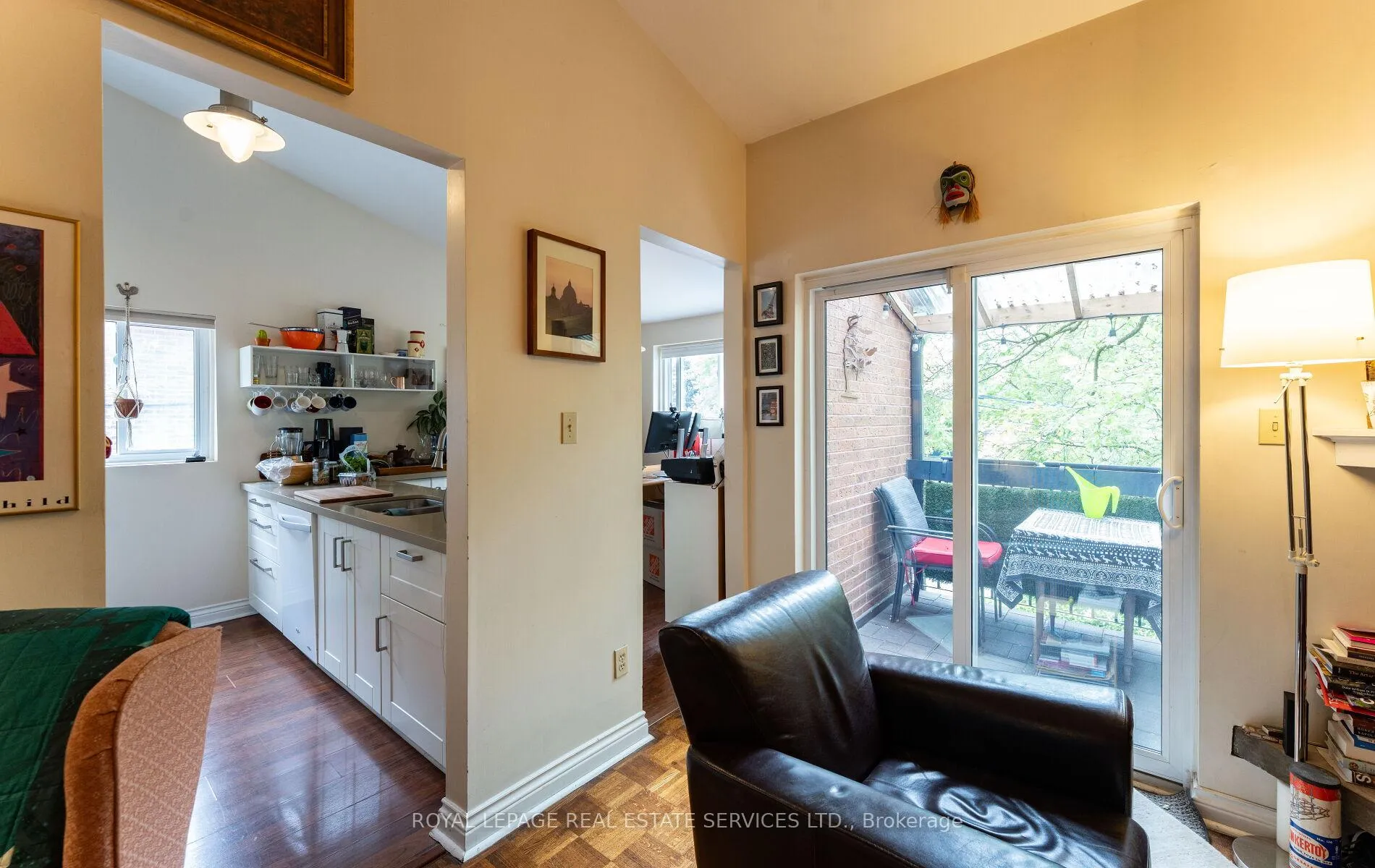 Photo 8 of Unit 2nd Floor, 580 Indian Road, Toronto, High Park North — HOMEH