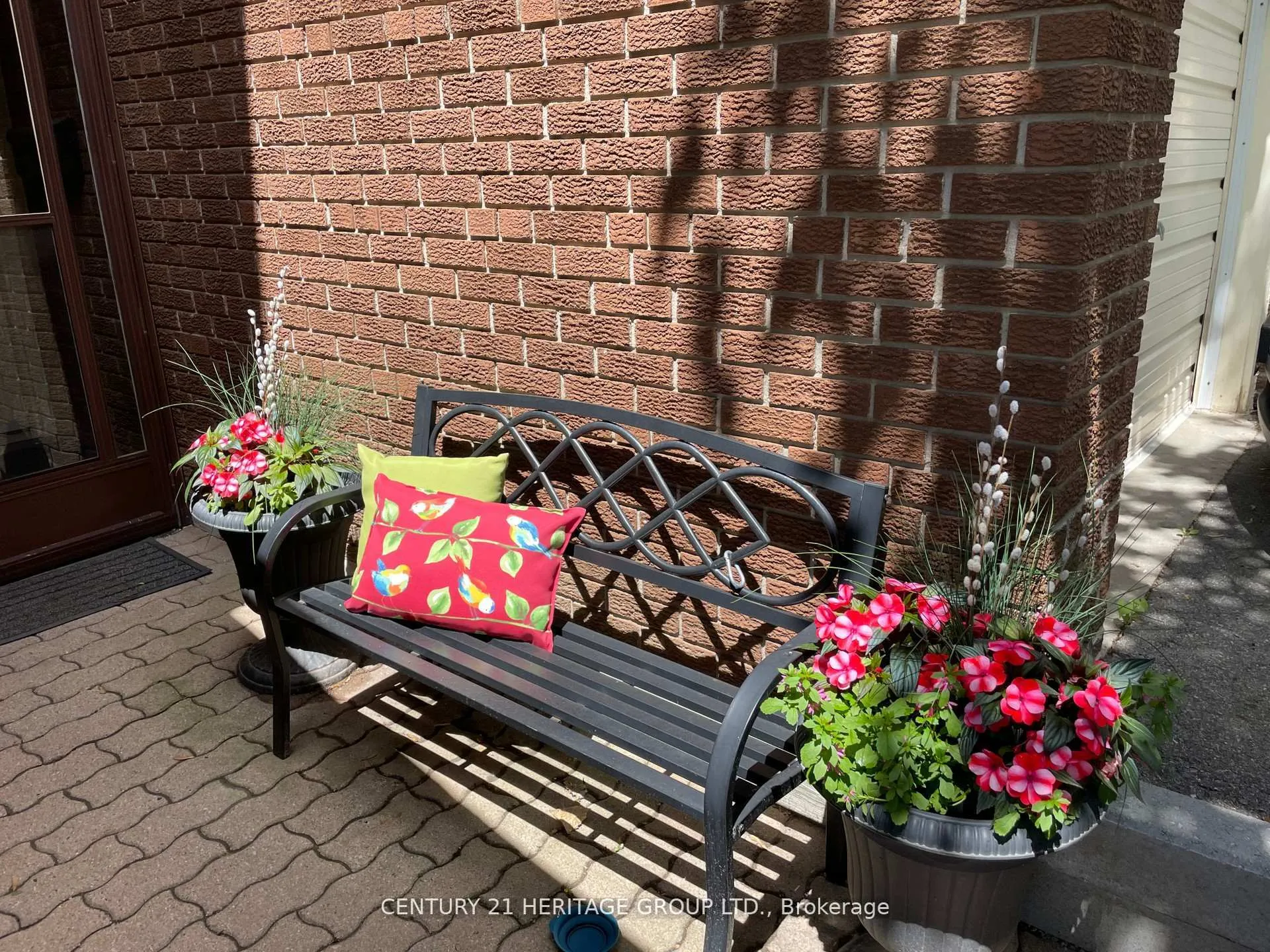 Photo 4 of 8 Dunkeld Way, Markham, Royal Orchard — HOMEH