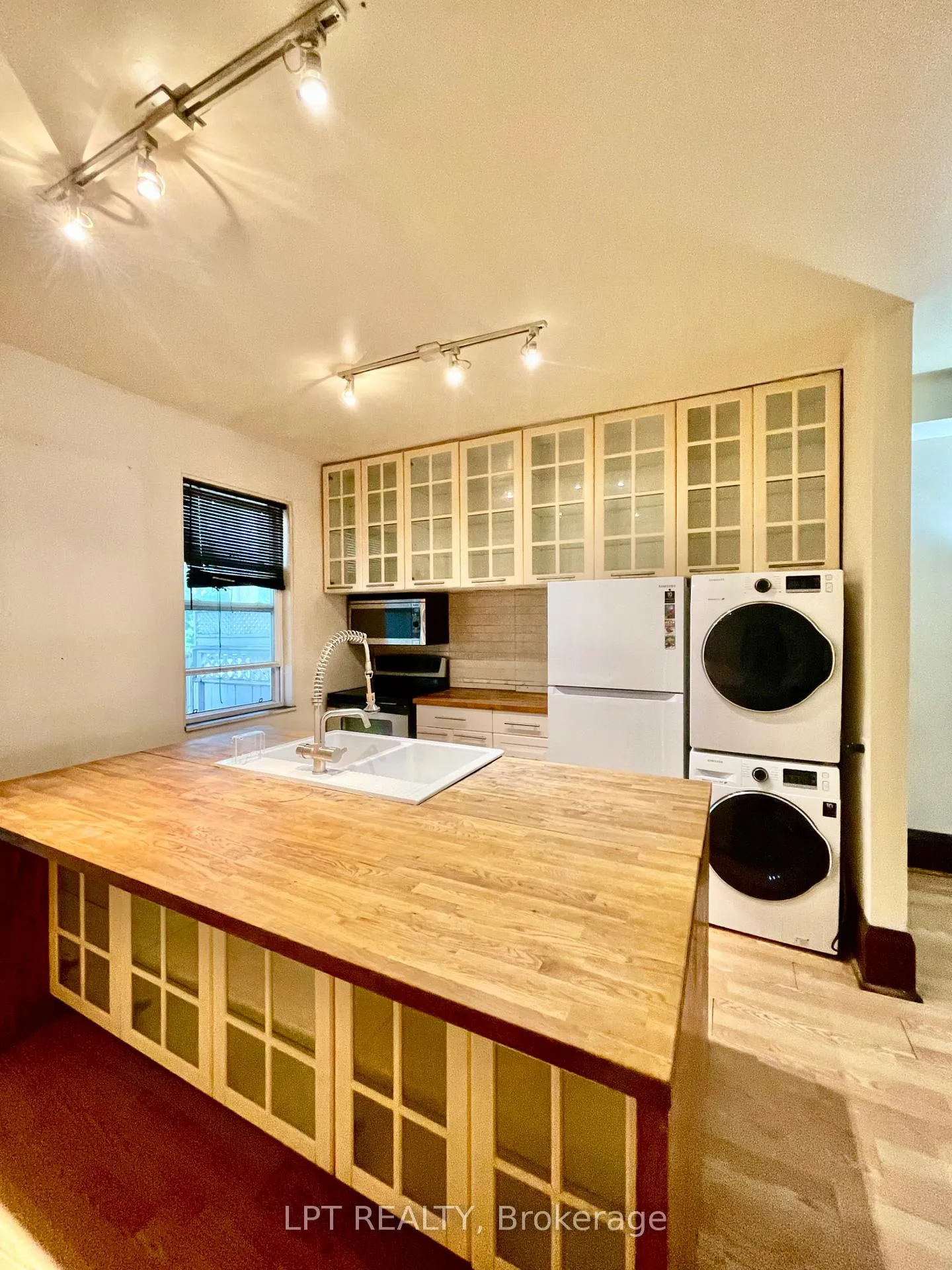 Photo 3 of 326 Beech Avenue, Toronto, The Beaches — HOMEH