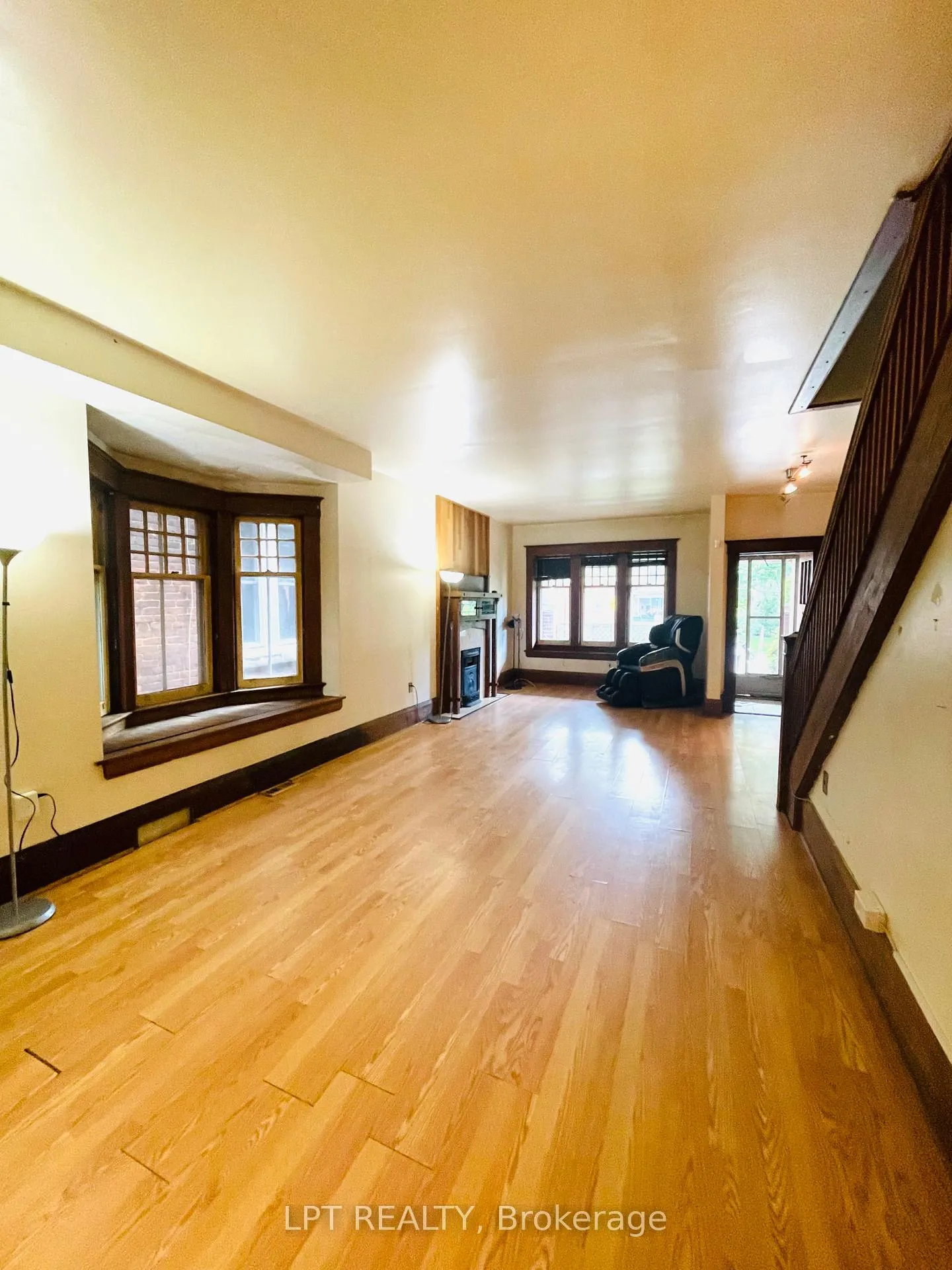 Photo 4 of 326 Beech Avenue, Toronto, The Beaches — HOMEH