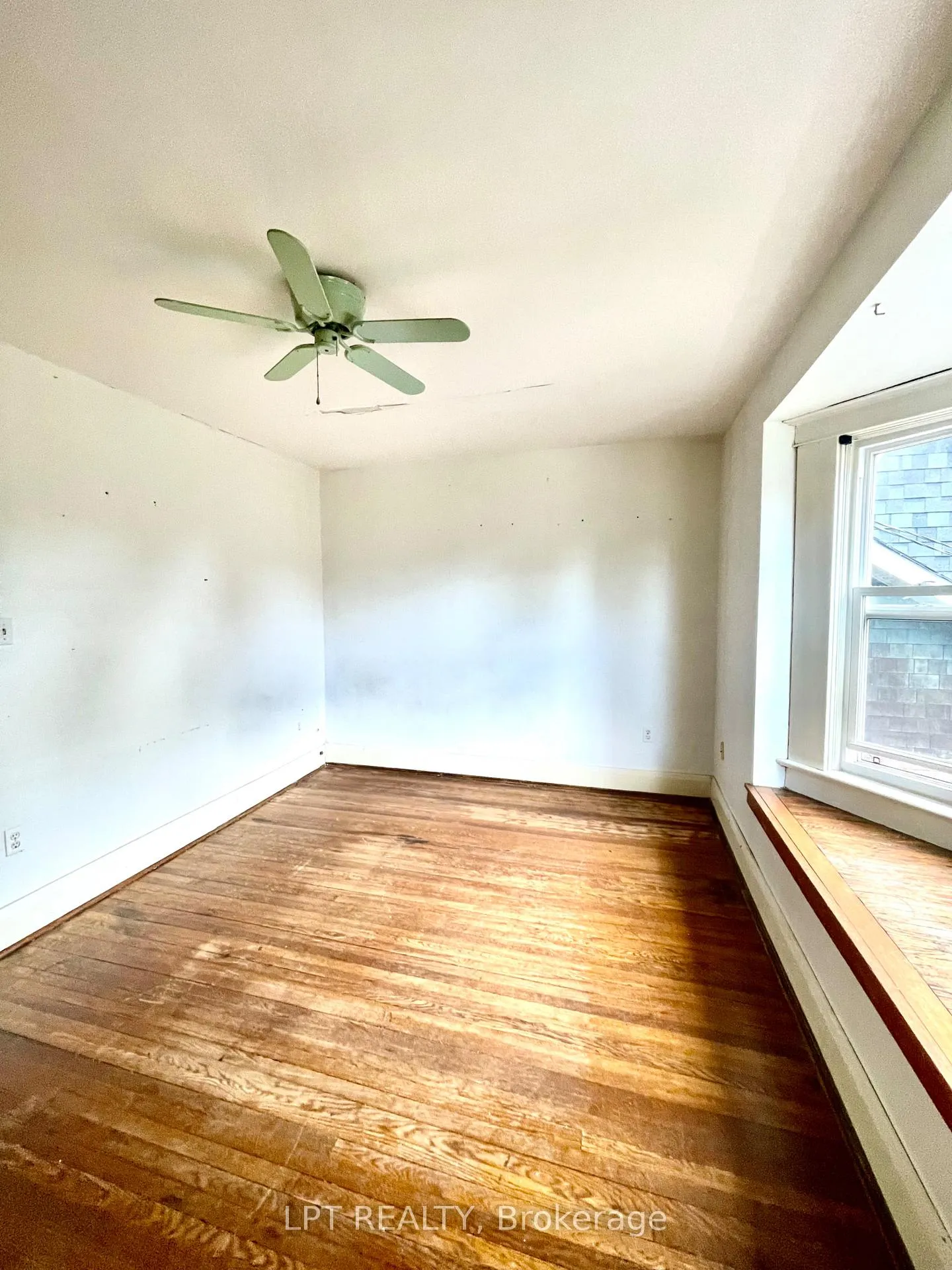 Photo 11 of 326 Beech Avenue, Toronto, The Beaches — HOMEH