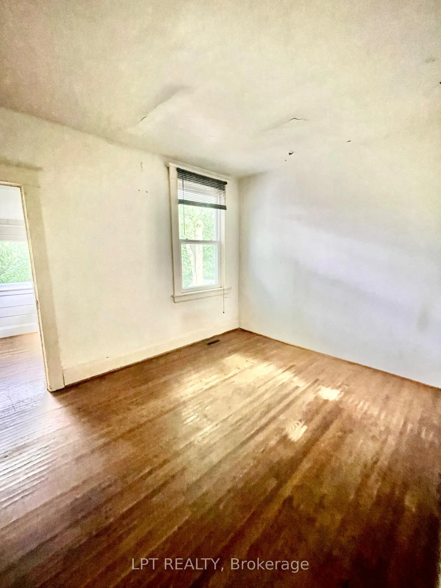 Photo 13 of 326 Beech Avenue, Toronto, The Beaches — HOMEH