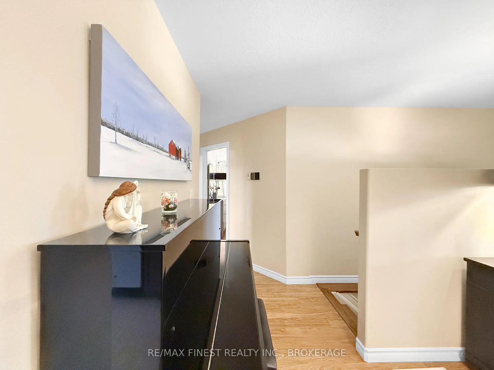 Photo 9 of 119 Hogan Crescent, Loyalist, Amherstview — HOMEH