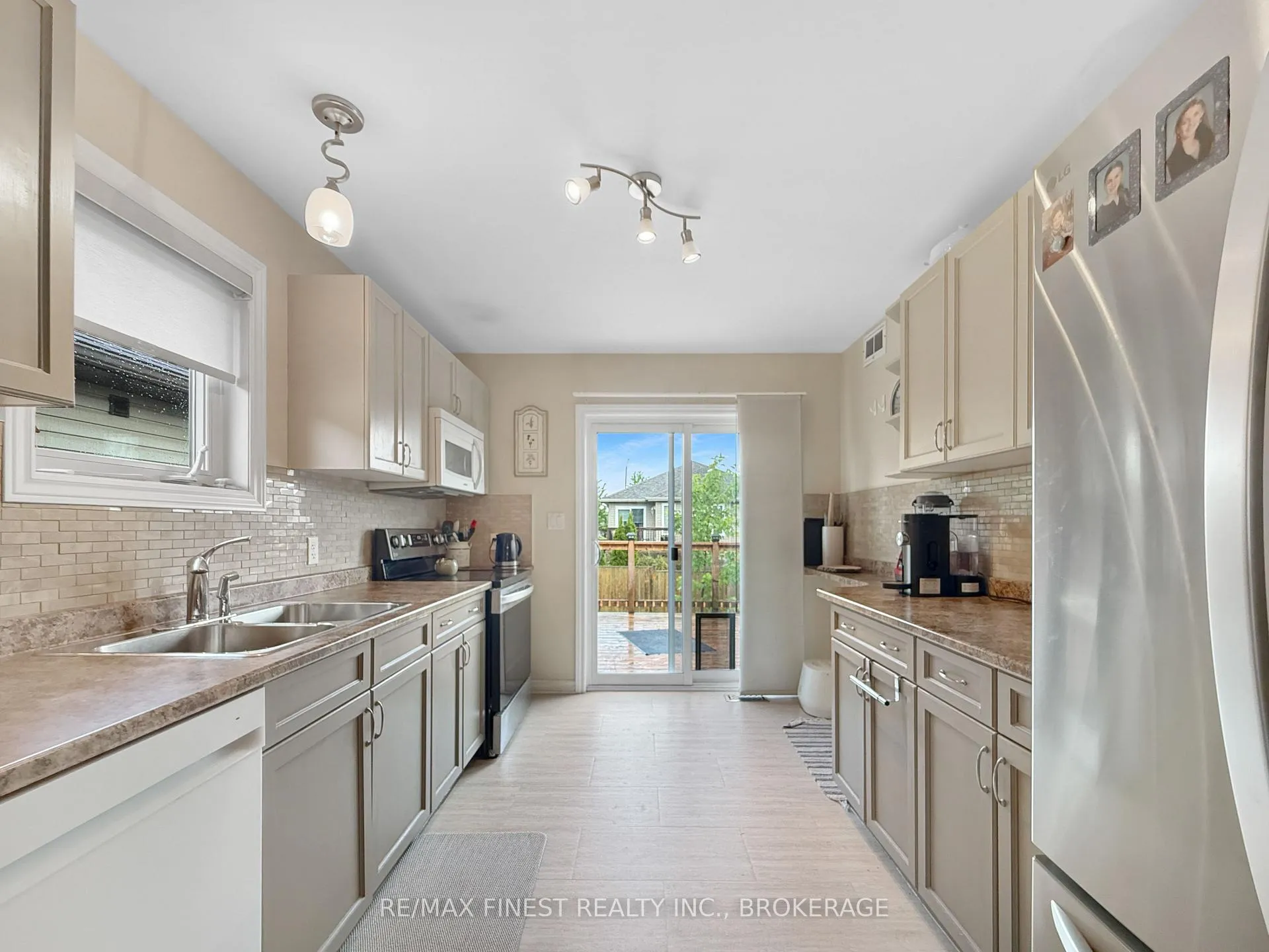 Photo 10 of 119 Hogan Crescent, Loyalist, Amherstview — HOMEH