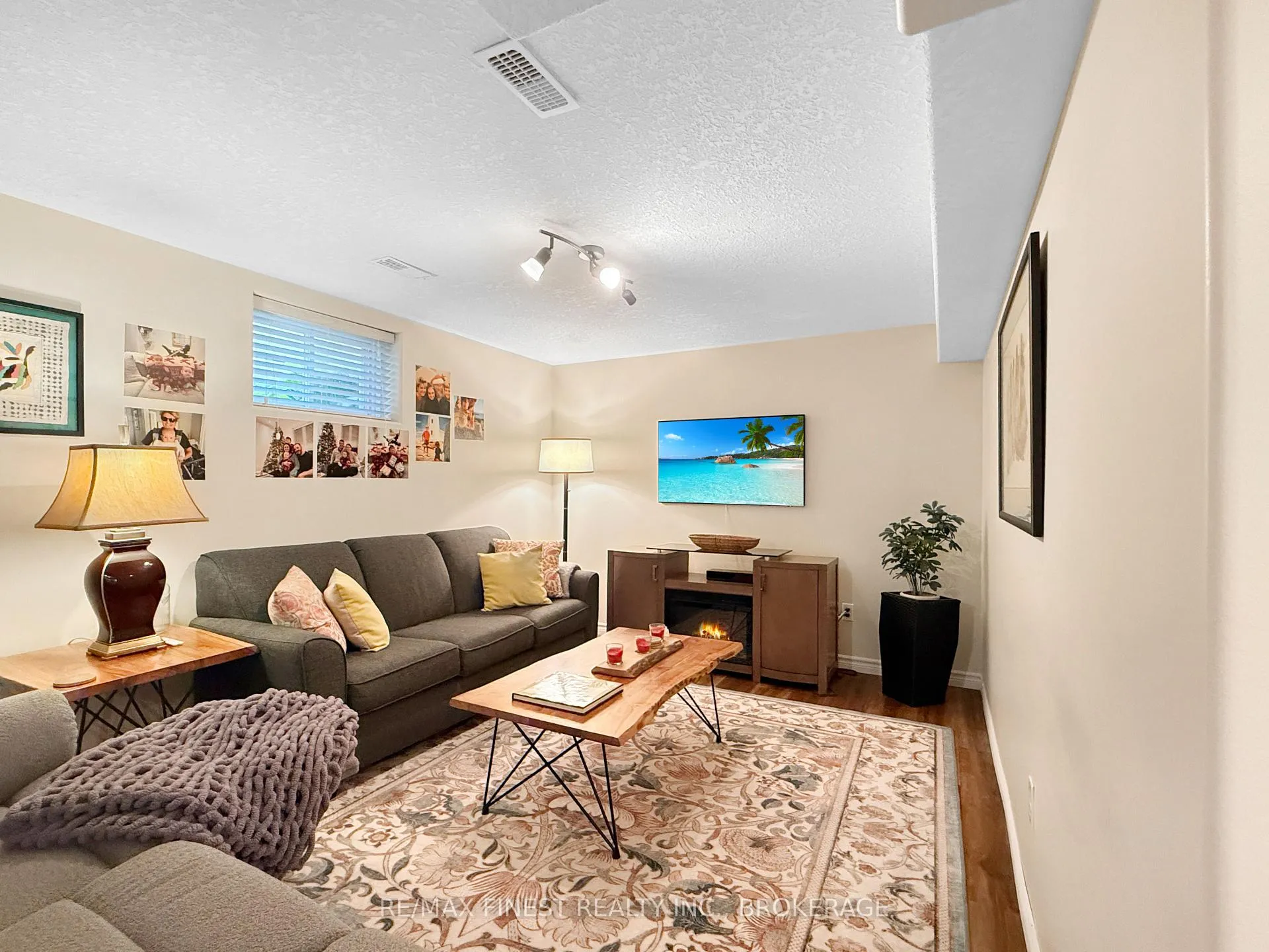 Photo 21 of 119 Hogan Crescent, Loyalist, Amherstview — HOMEH