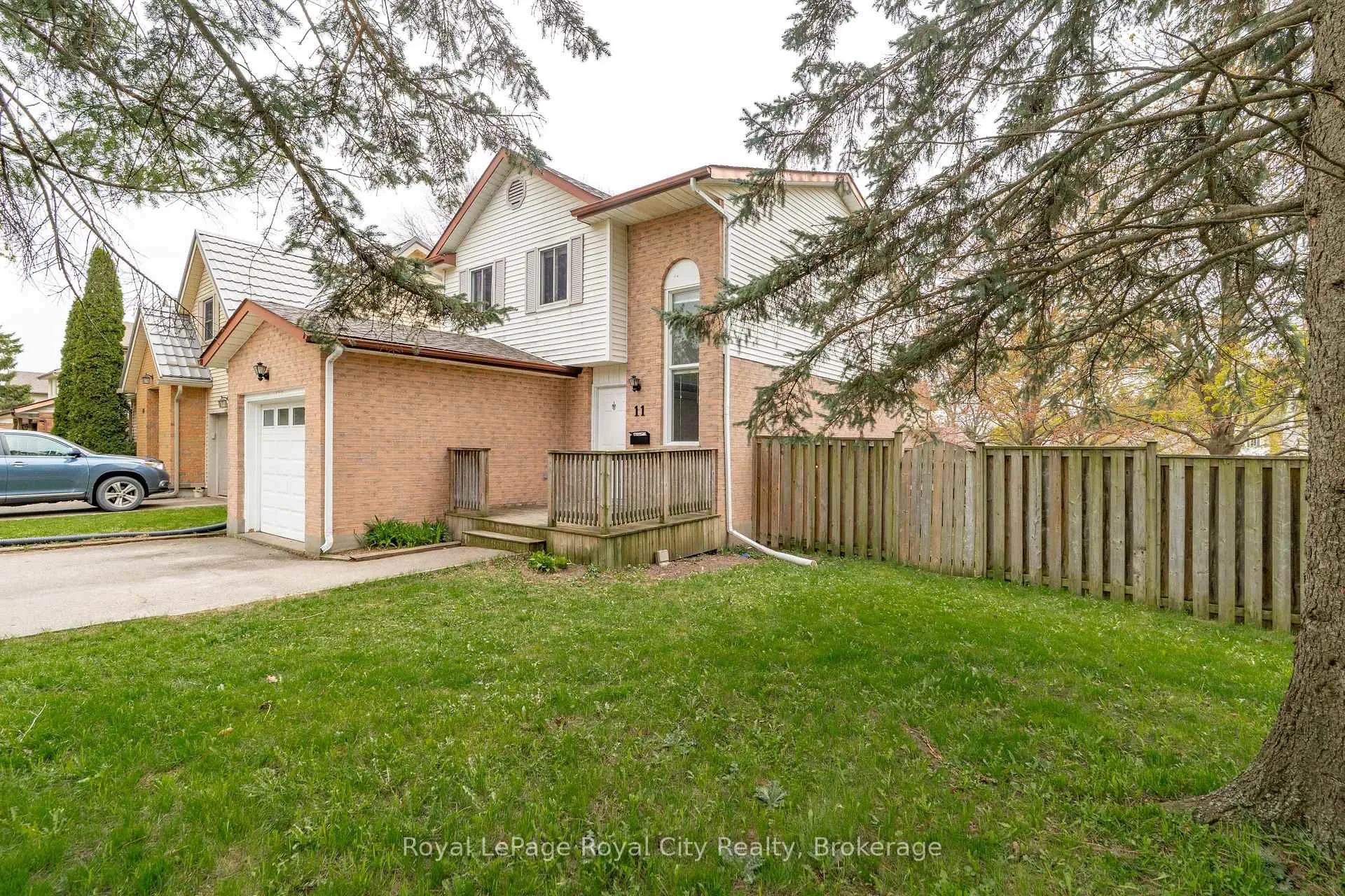 Photo 3 of 11 Sagewood Place, Guelph, Kortright West — HOMEH