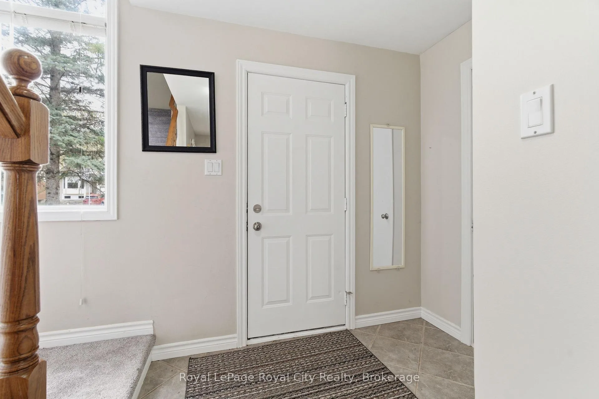 Photo 4 of 11 Sagewood Place, Guelph, Kortright West — HOMEH