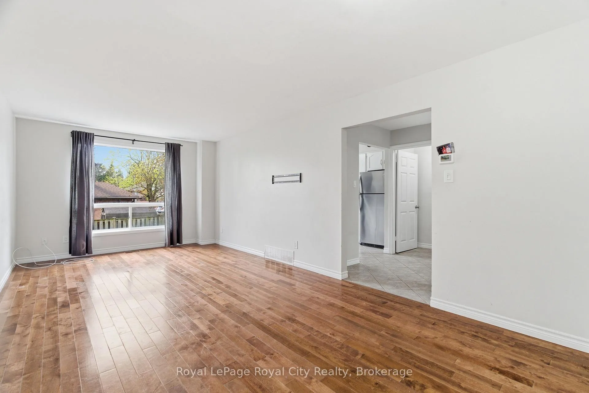 Photo 10 of 11 Sagewood Place, Guelph, Kortright West — HOMEH