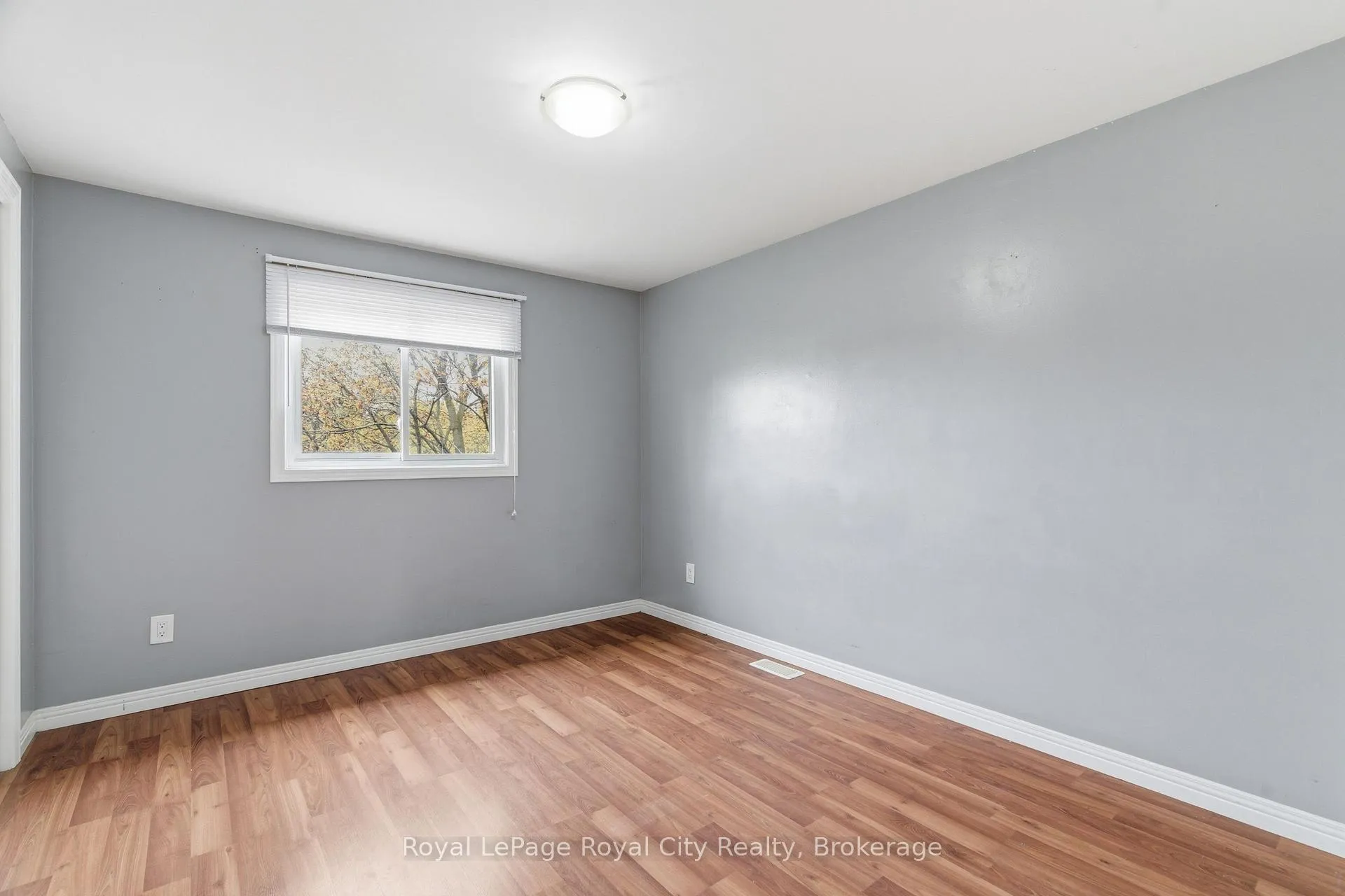 Photo 13 of 11 Sagewood Place, Guelph, Kortright West — HOMEH