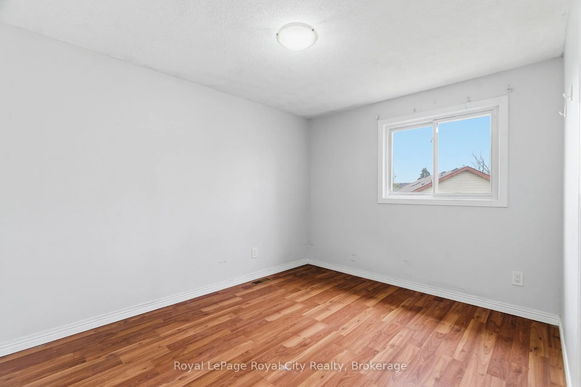 Photo 16 of 11 Sagewood Place, Guelph, Kortright West — HOMEH