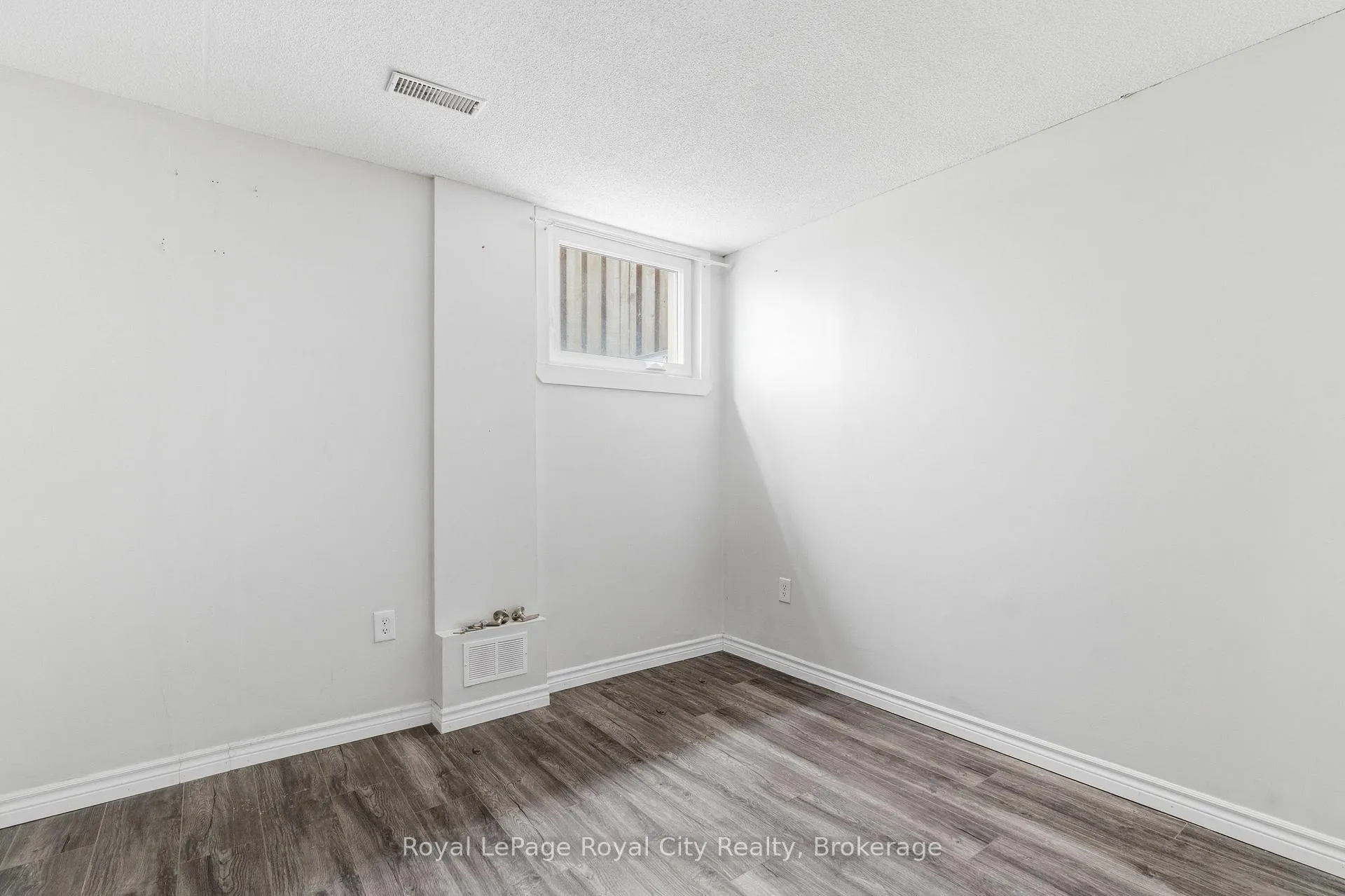 Photo 20 of 11 Sagewood Place, Guelph, Kortright West — HOMEH