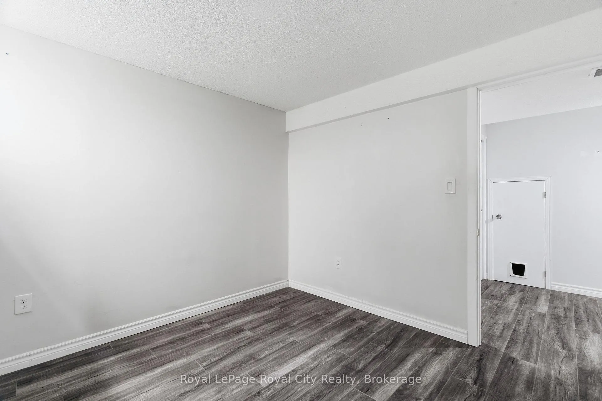 Photo 21 of 11 Sagewood Place, Guelph, Kortright West — HOMEH