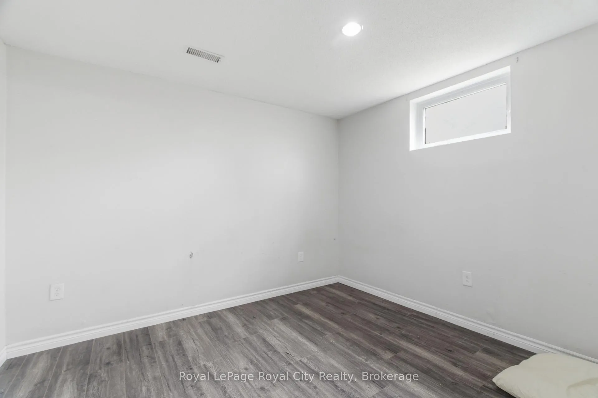 Photo 22 of 11 Sagewood Place, Guelph, Kortright West — HOMEH