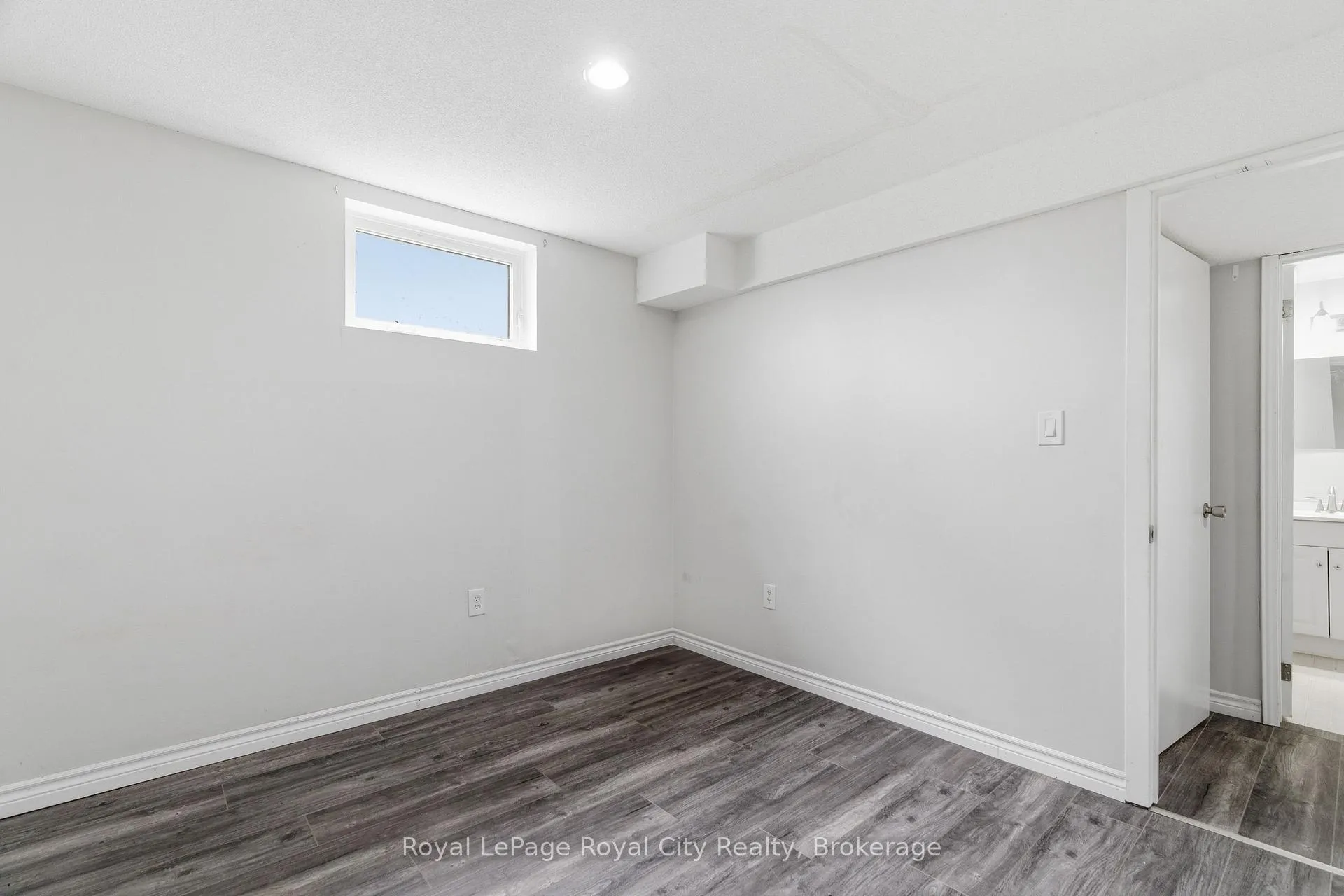 Photo 23 of 11 Sagewood Place, Guelph, Kortright West — HOMEH