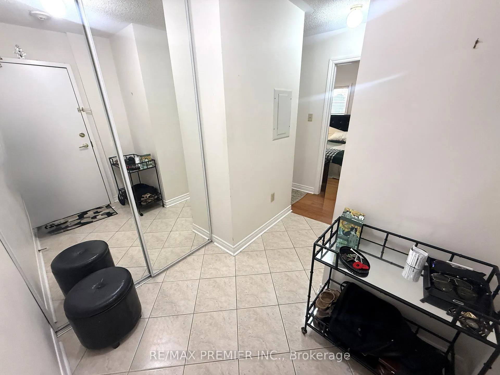 Photo 2 of Unit 303, 9944 Keele Street, Vaughan, Maple — HOMEH
