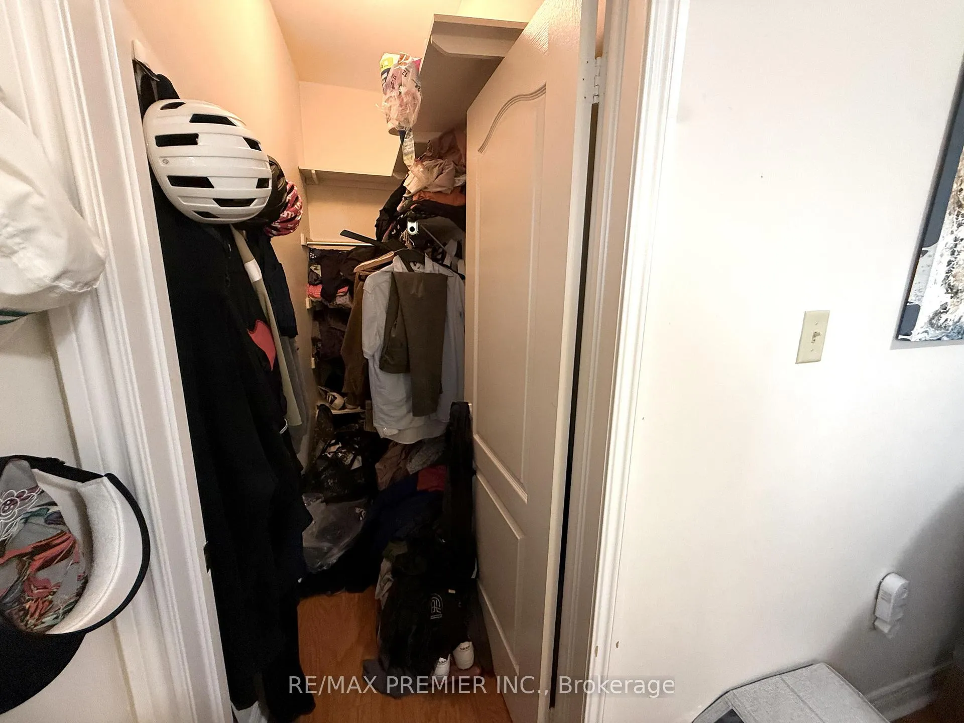 Photo 6 of Unit 303, 9944 Keele Street, Vaughan, Maple — HOMEH