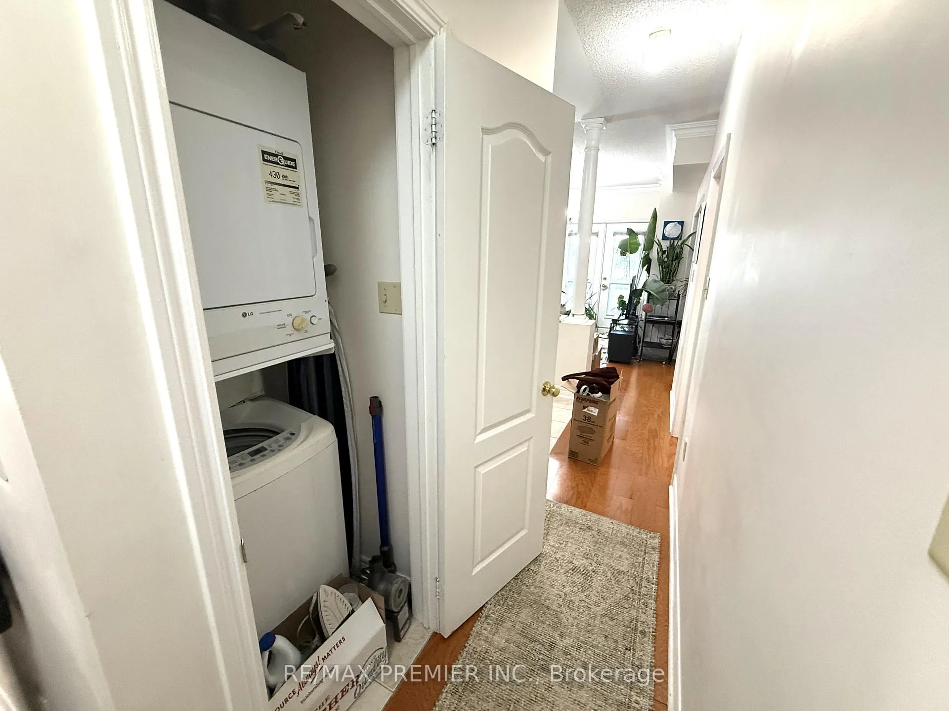 Photo 9 of Unit 303, 9944 Keele Street, Vaughan, Maple — HOMEH