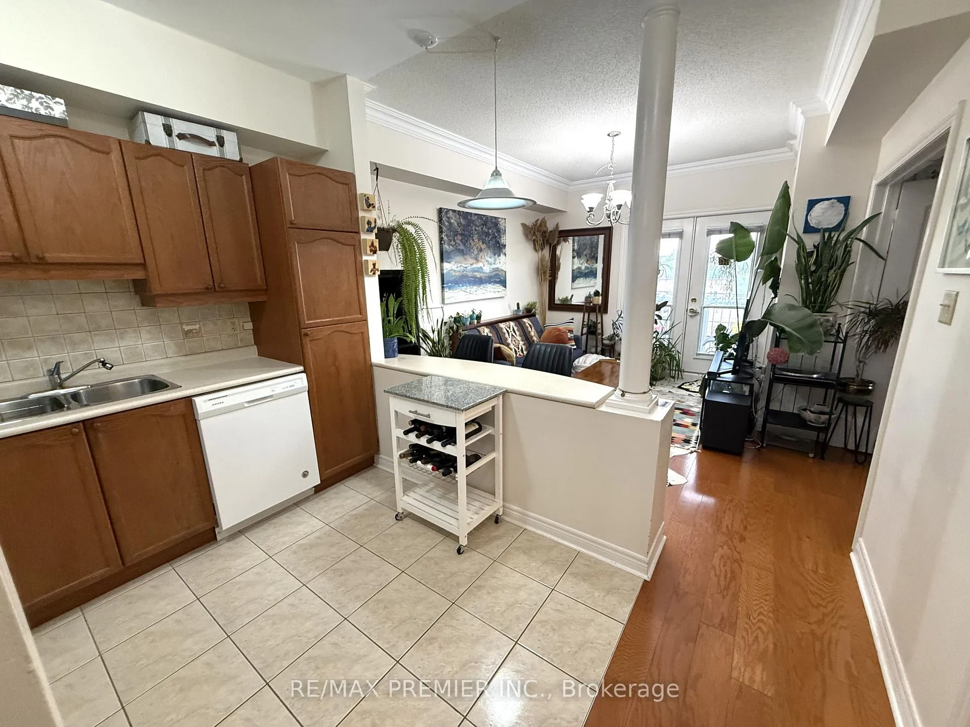 Photo 14 of Unit 303, 9944 Keele Street, Vaughan, Maple — HOMEH