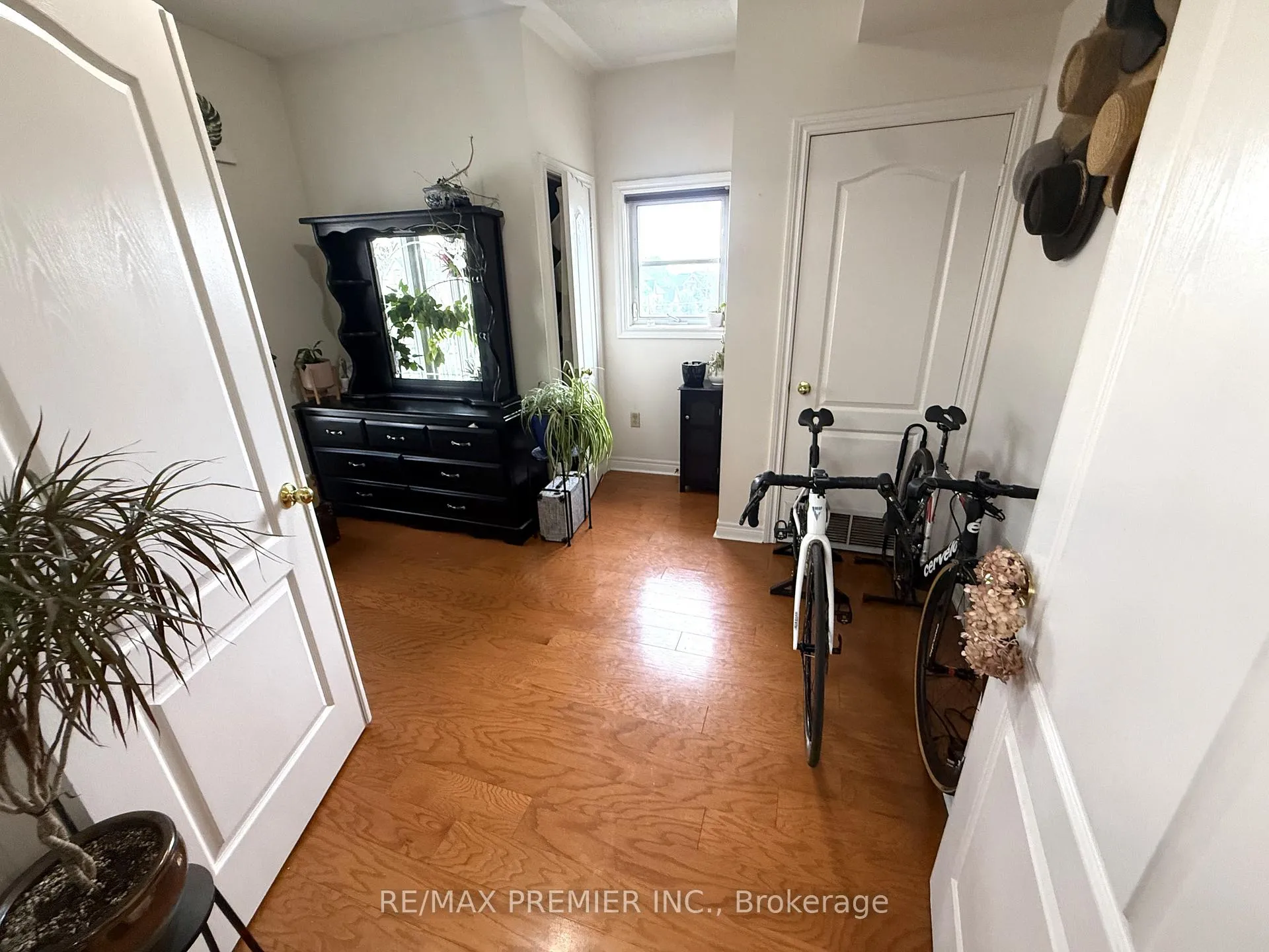 Photo 16 of Unit 303, 9944 Keele Street, Vaughan, Maple — HOMEH