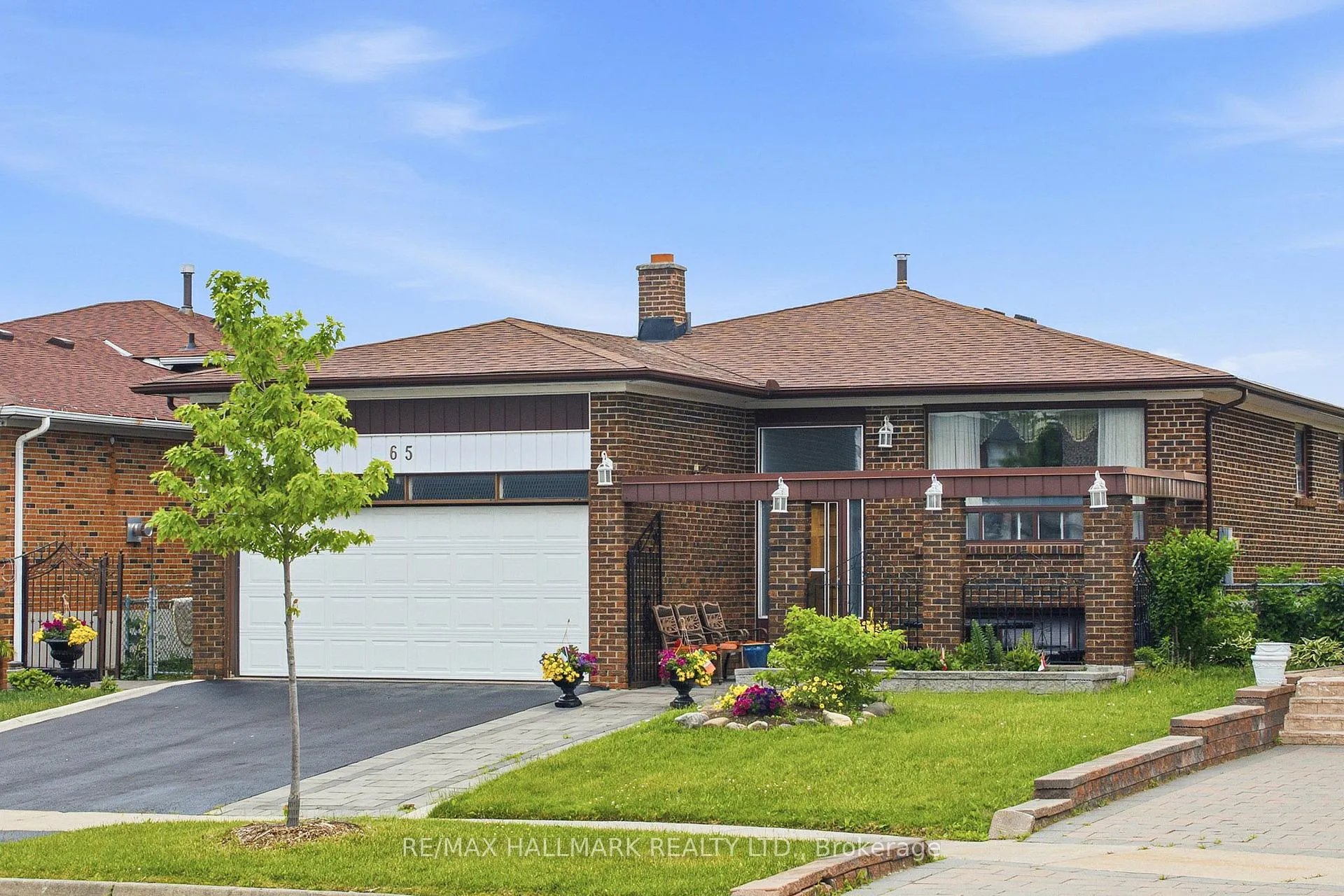 Photo 2 of 65 Oakhill Road, Vaughan, West Woodbridge — HOMEH