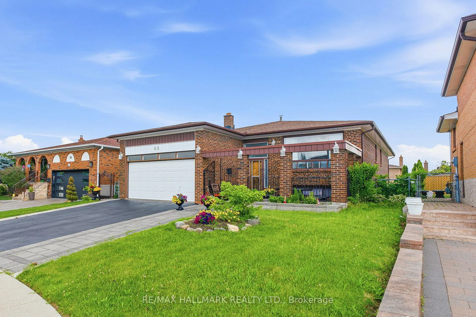 Photo 4 of 65 Oakhill Road, Vaughan, West Woodbridge — HOMEH