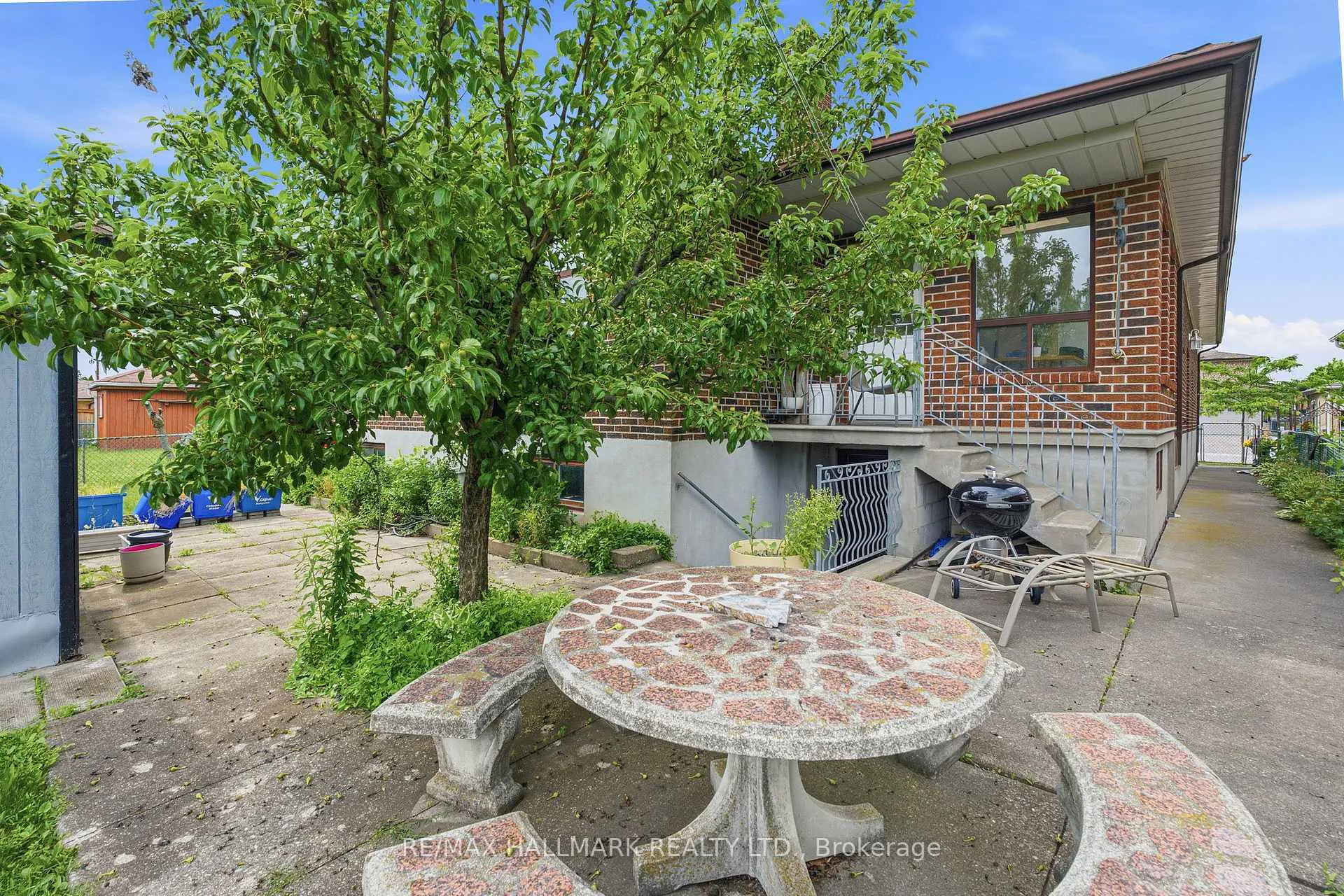Photo 9 of 65 Oakhill Road, Vaughan, West Woodbridge — HOMEH