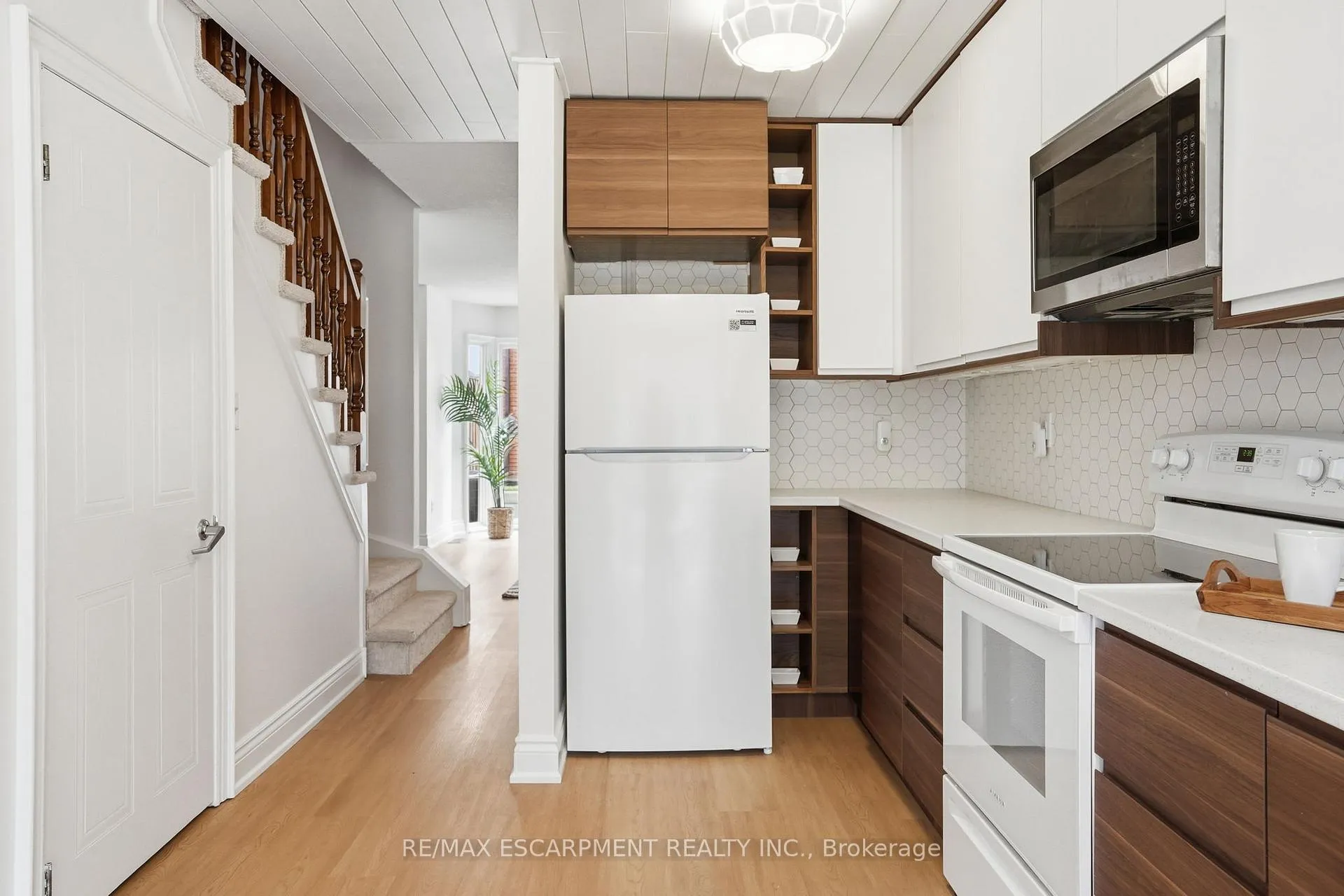 Photo 8 of Unit 317, 895 Maple Avenue, Burlington, Brant — HOMEH