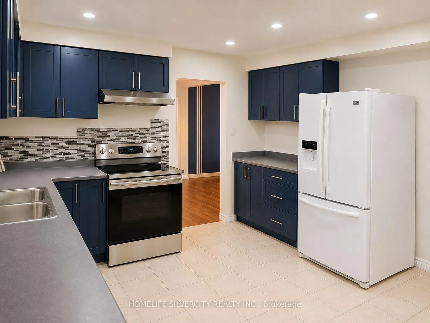 Photo 5 of 9 Hardwick Drive, Brampton, Brampton East — HOMEH