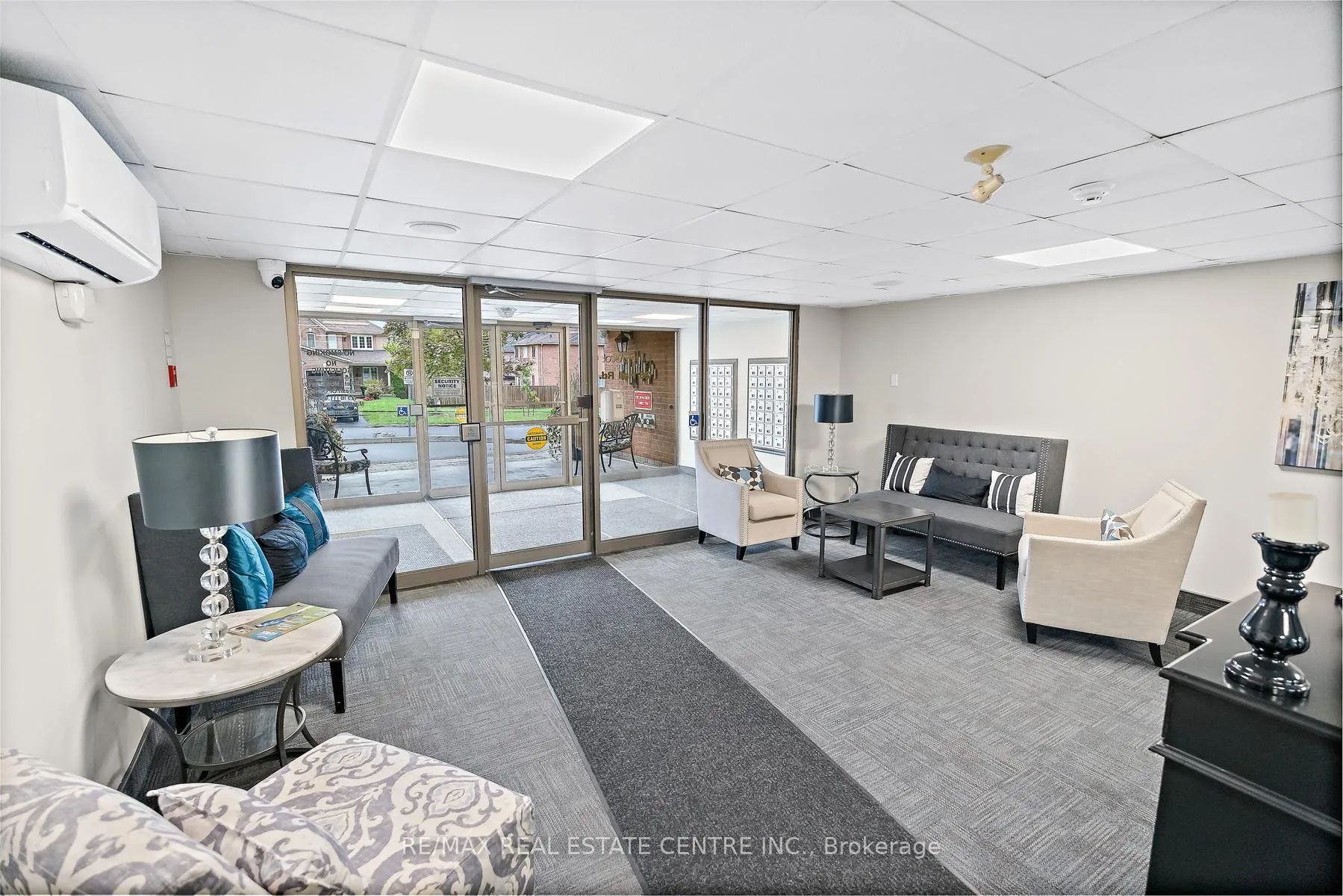Photo 3 of Unit 406, 26 Hall Road, Halton Hills, Georgetown — HOMEH
