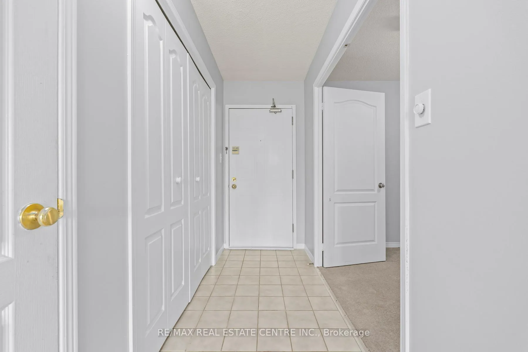 Photo 4 of Unit 406, 26 Hall Road, Halton Hills, Georgetown — HOMEH