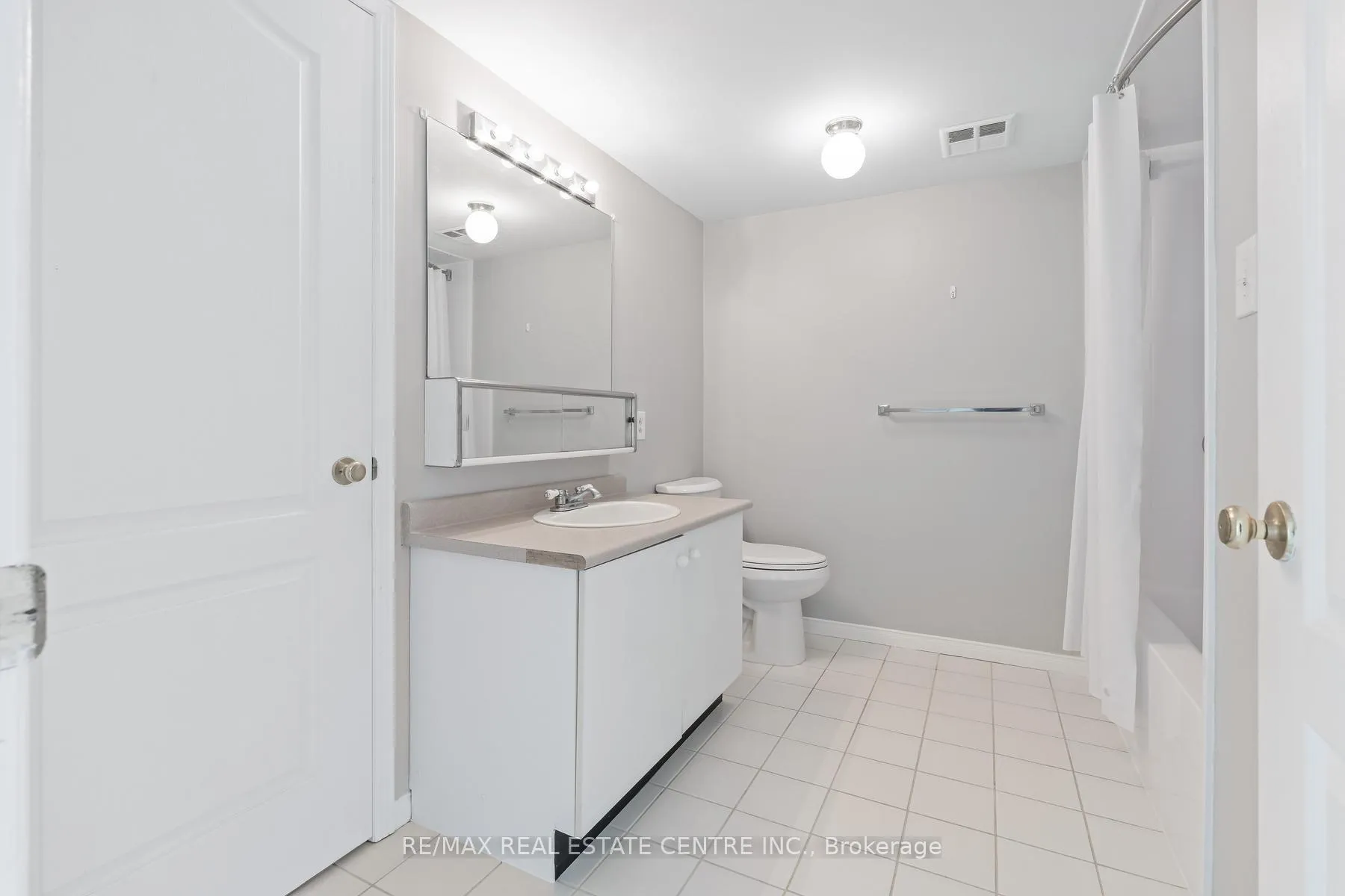 Photo 19 of Unit 406, 26 Hall Road, Halton Hills, Georgetown — HOMEH
