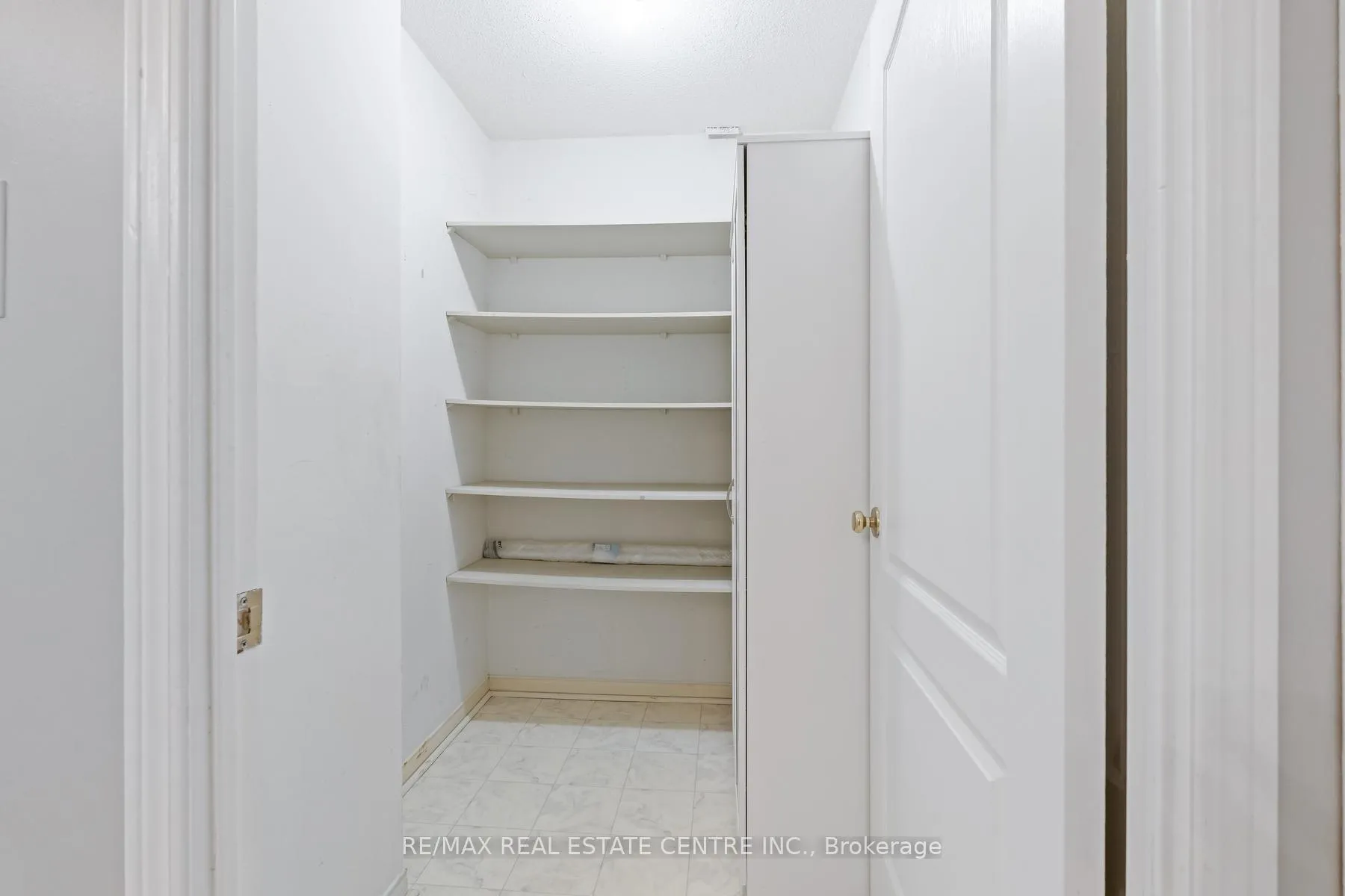 Photo 21 of Unit 406, 26 Hall Road, Halton Hills, Georgetown — HOMEH