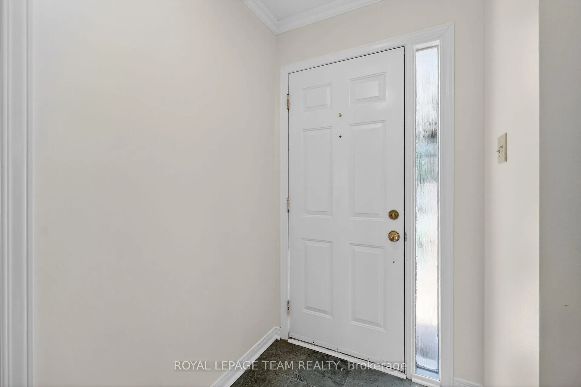 Photo 3 of 6 Shetland Way, Ottawa, Kanata - Bridlewood — HOMEH