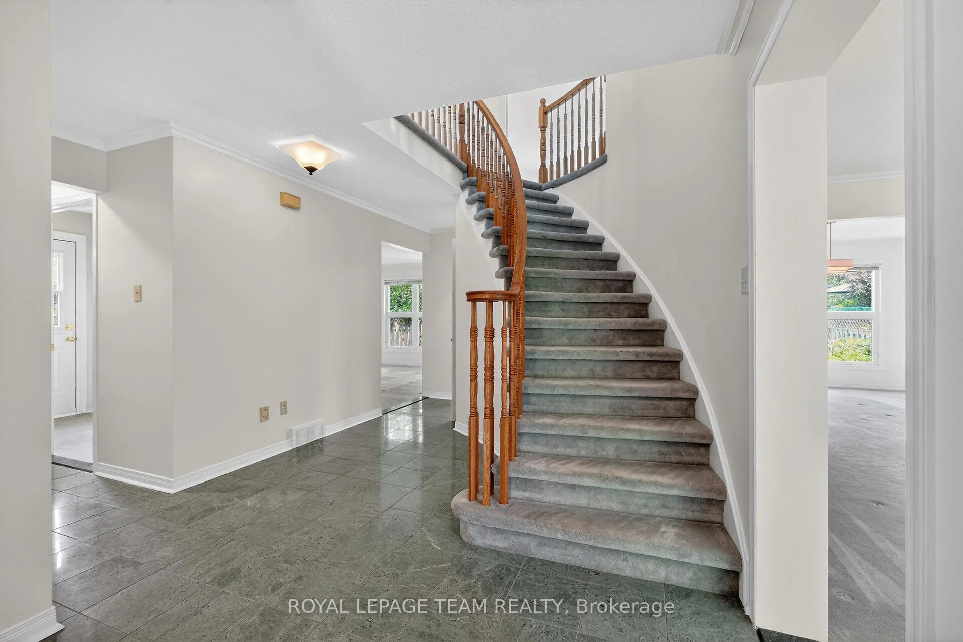 Photo 4 of 6 Shetland Way, Ottawa, Kanata - Bridlewood — HOMEH
