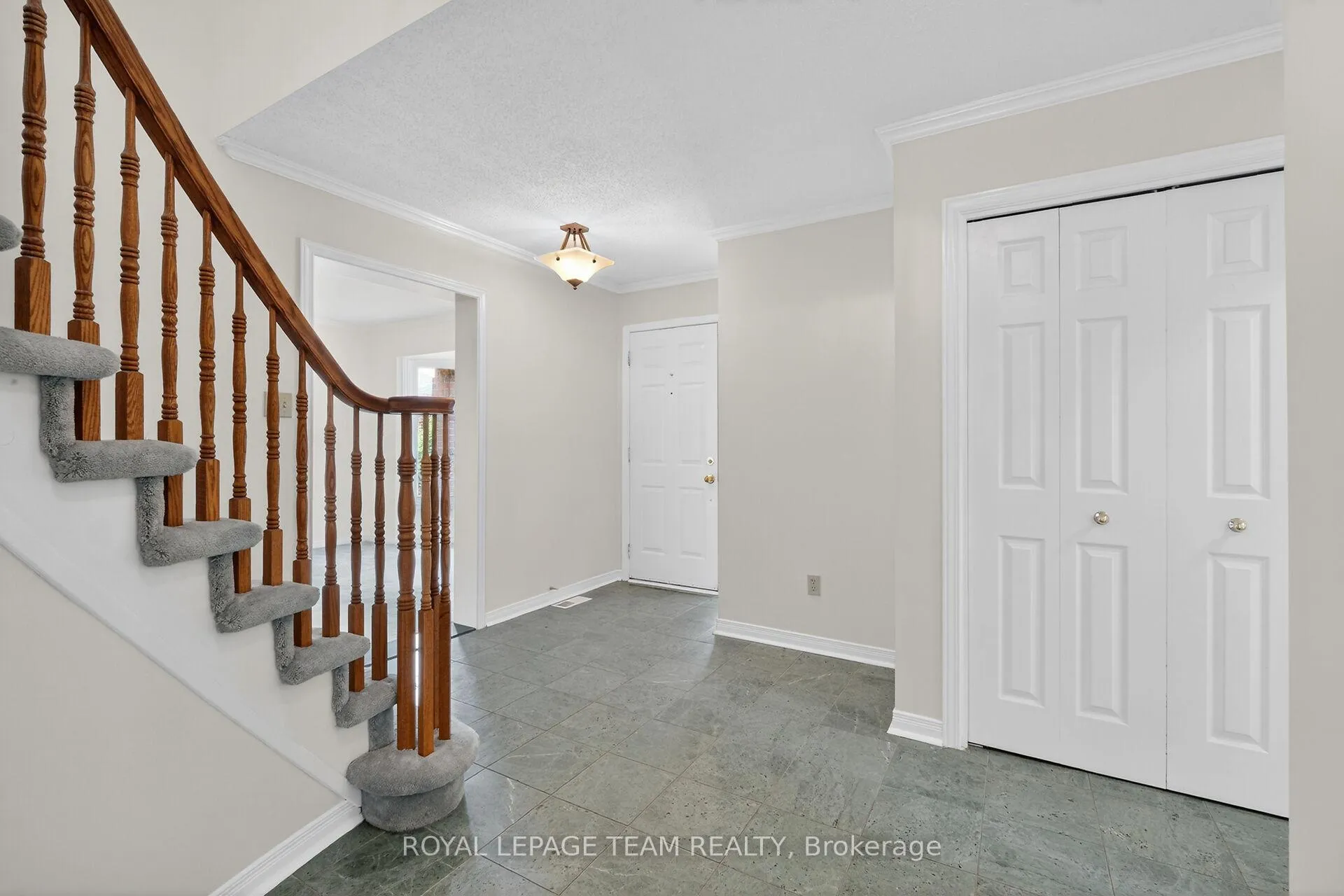 Photo 5 of 6 Shetland Way, Ottawa, Kanata - Bridlewood — HOMEH