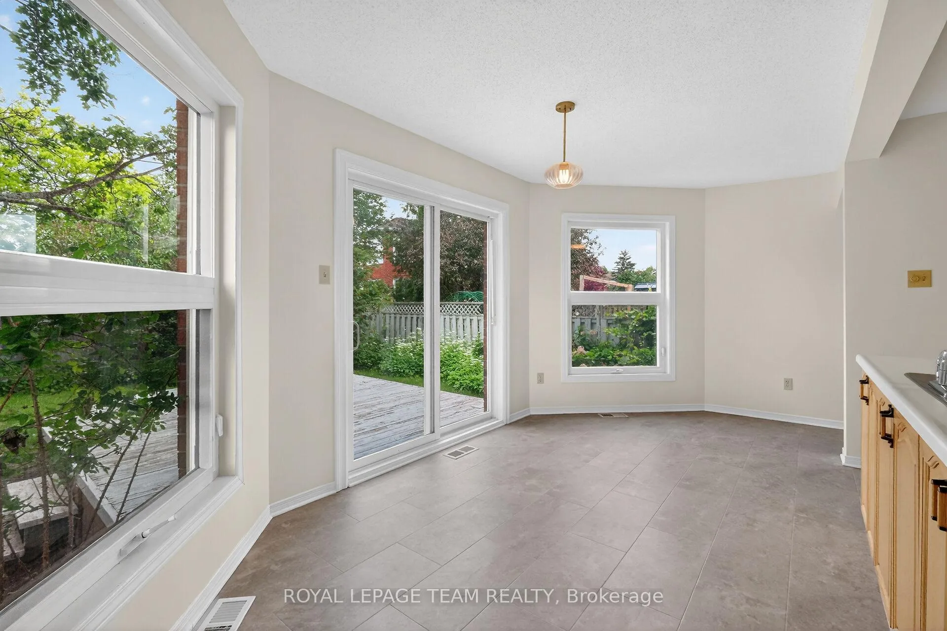 Photo 16 of 6 Shetland Way, Ottawa, Kanata - Bridlewood — HOMEH