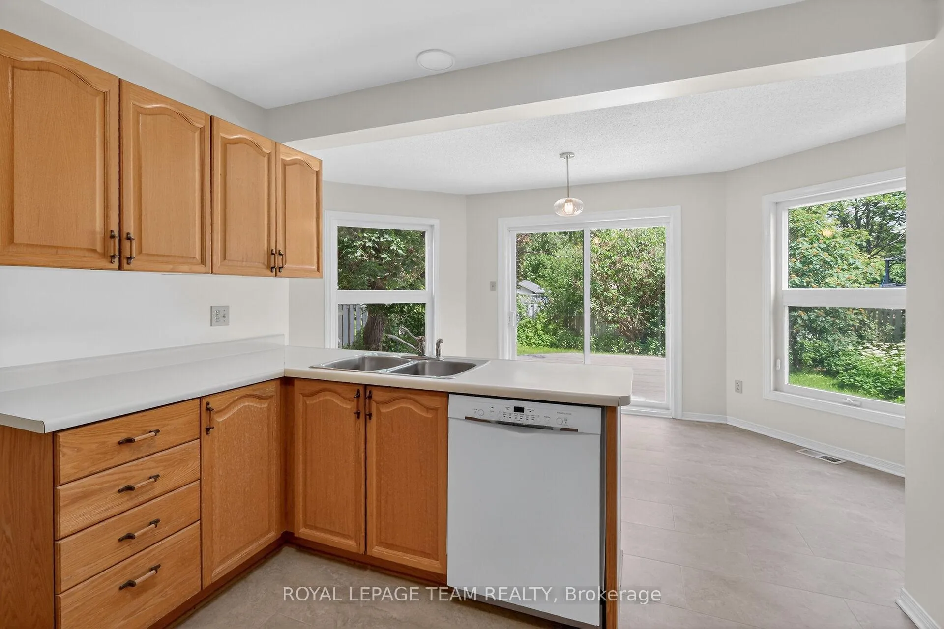 Photo 21 of 6 Shetland Way, Ottawa, Kanata - Bridlewood — HOMEH