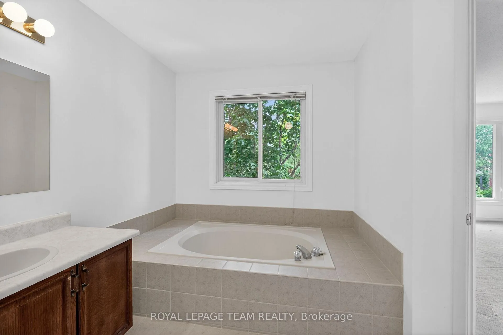 Photo 40 of 6 Shetland Way, Ottawa, Kanata - Bridlewood — HOMEH