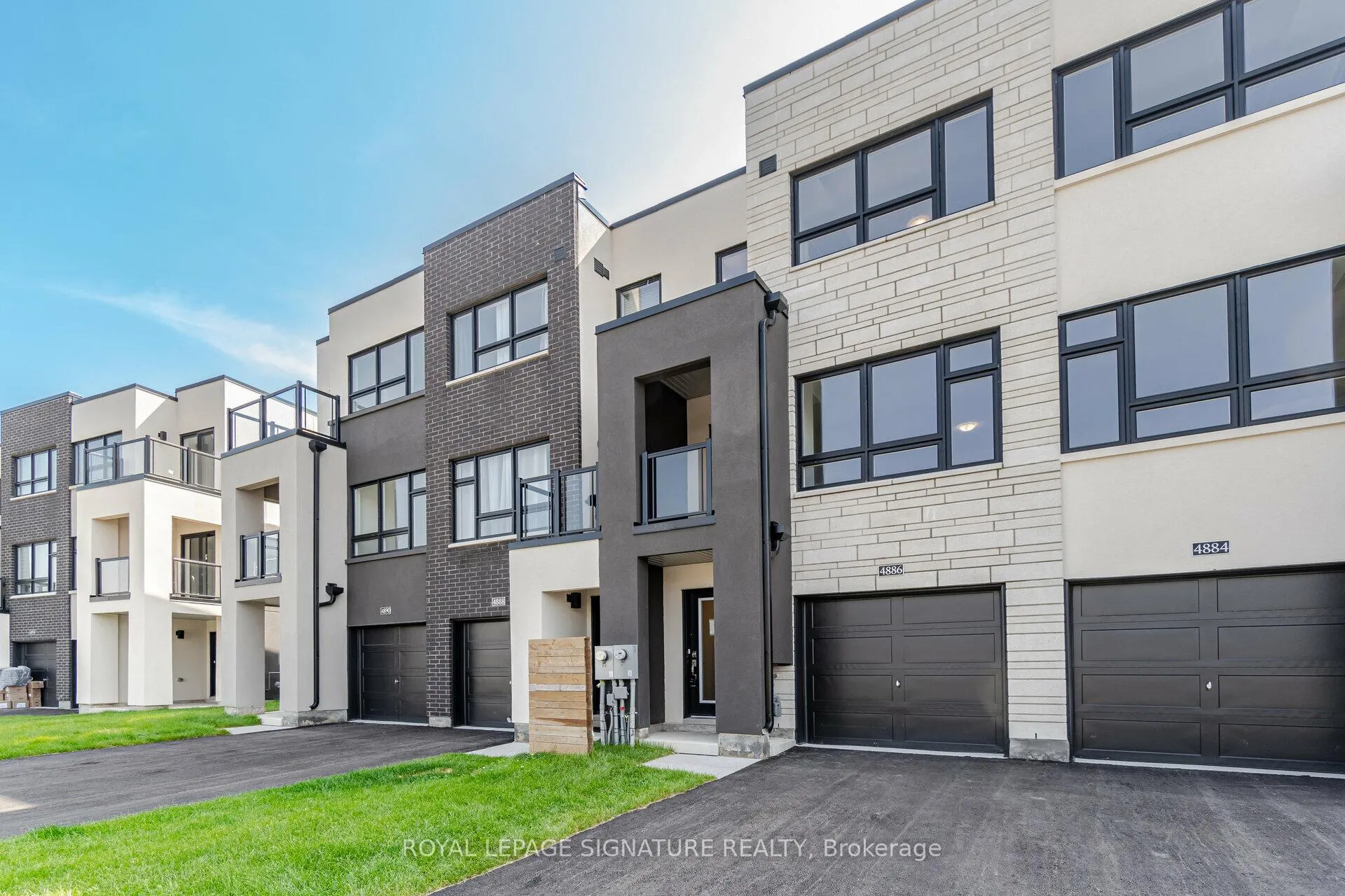 Photo 2 of 4886 Valera Road, Burlington, Alton — HOMEH