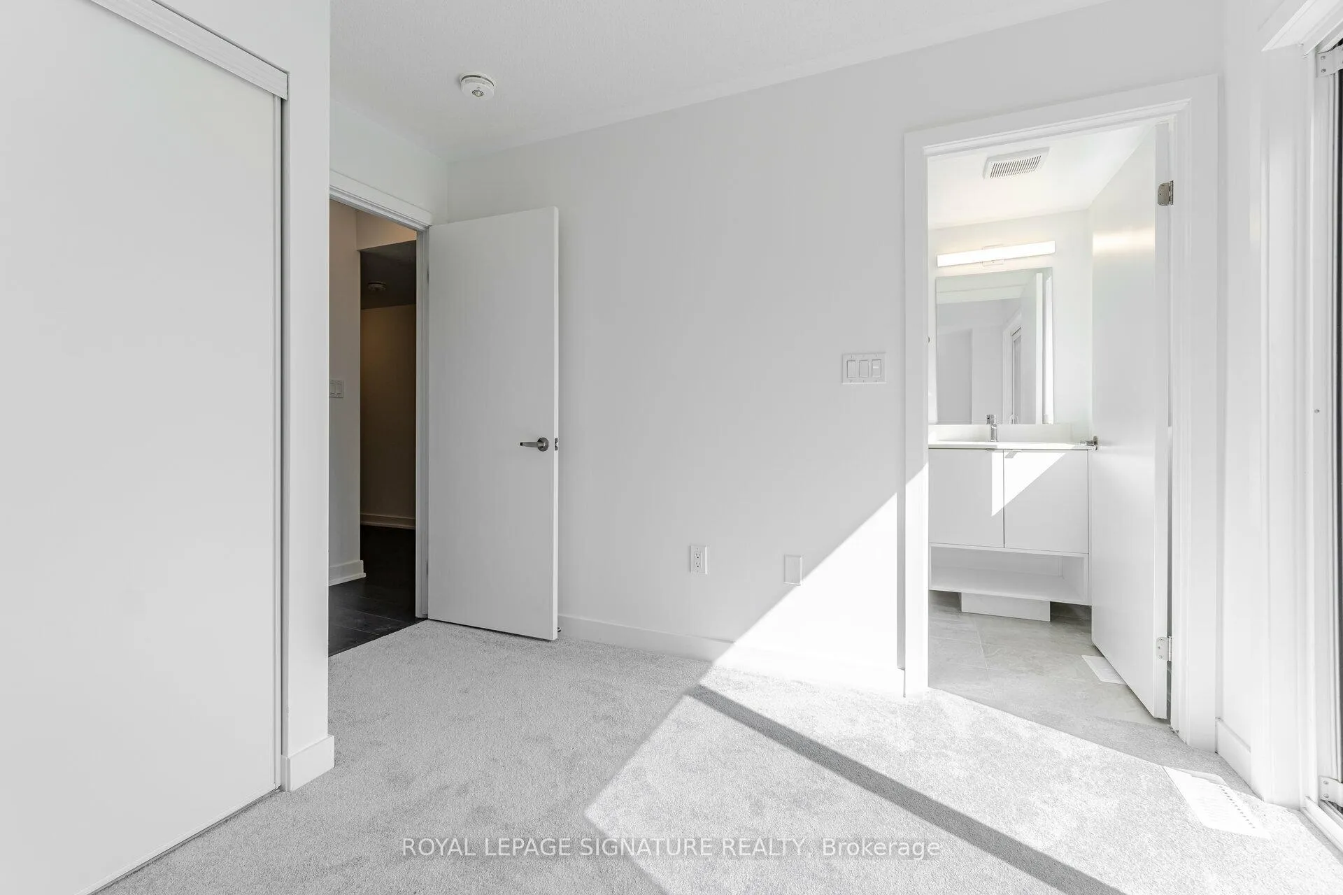 Photo 7 of 4886 Valera Road, Burlington, Alton — HOMEH