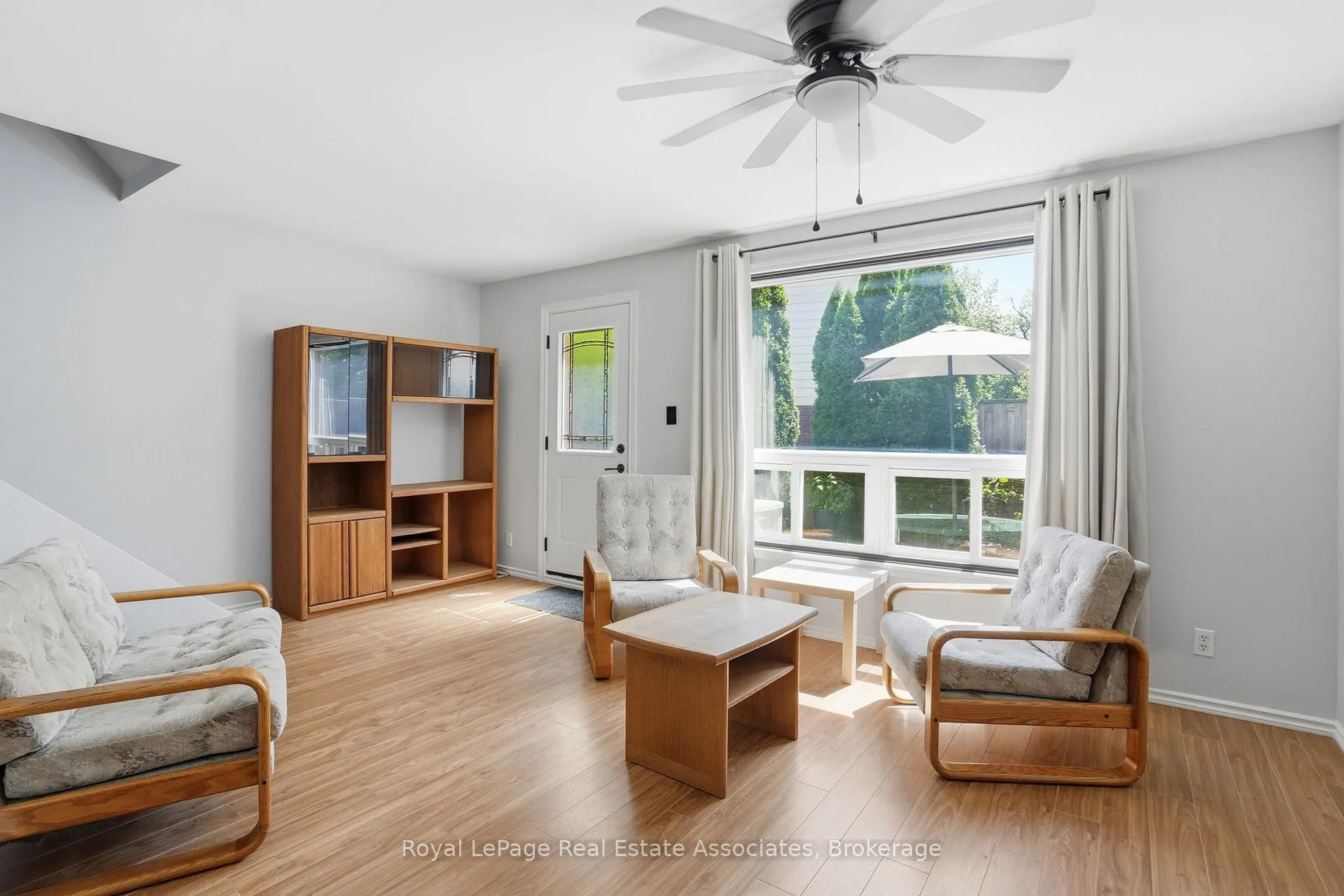 Photo 6 of Unit D(4), 16D Bond Street, Hamilton, Dundas — HOMEH