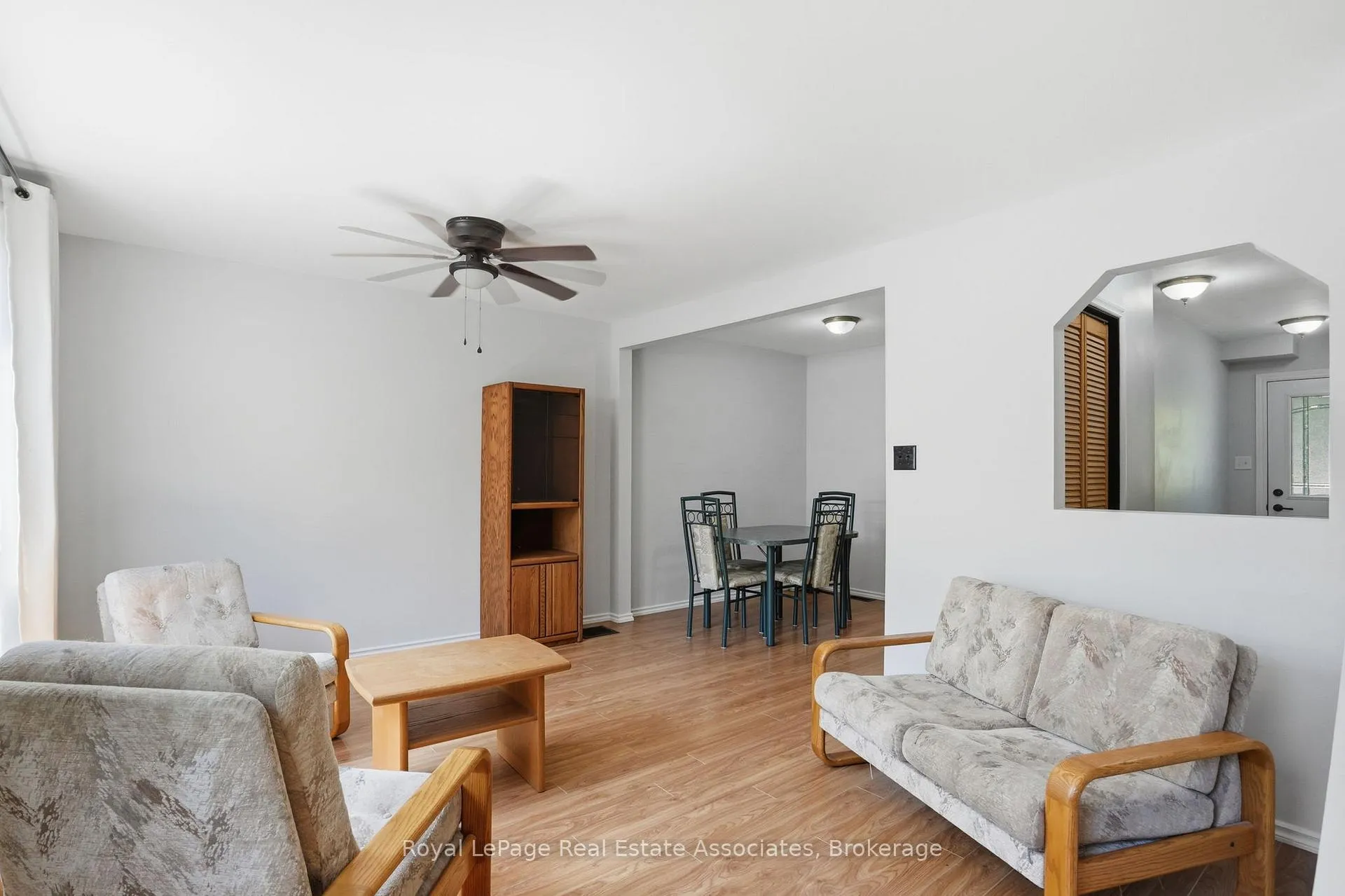 Photo 10 of Unit D(4), 16D Bond Street, Hamilton, Dundas — HOMEH