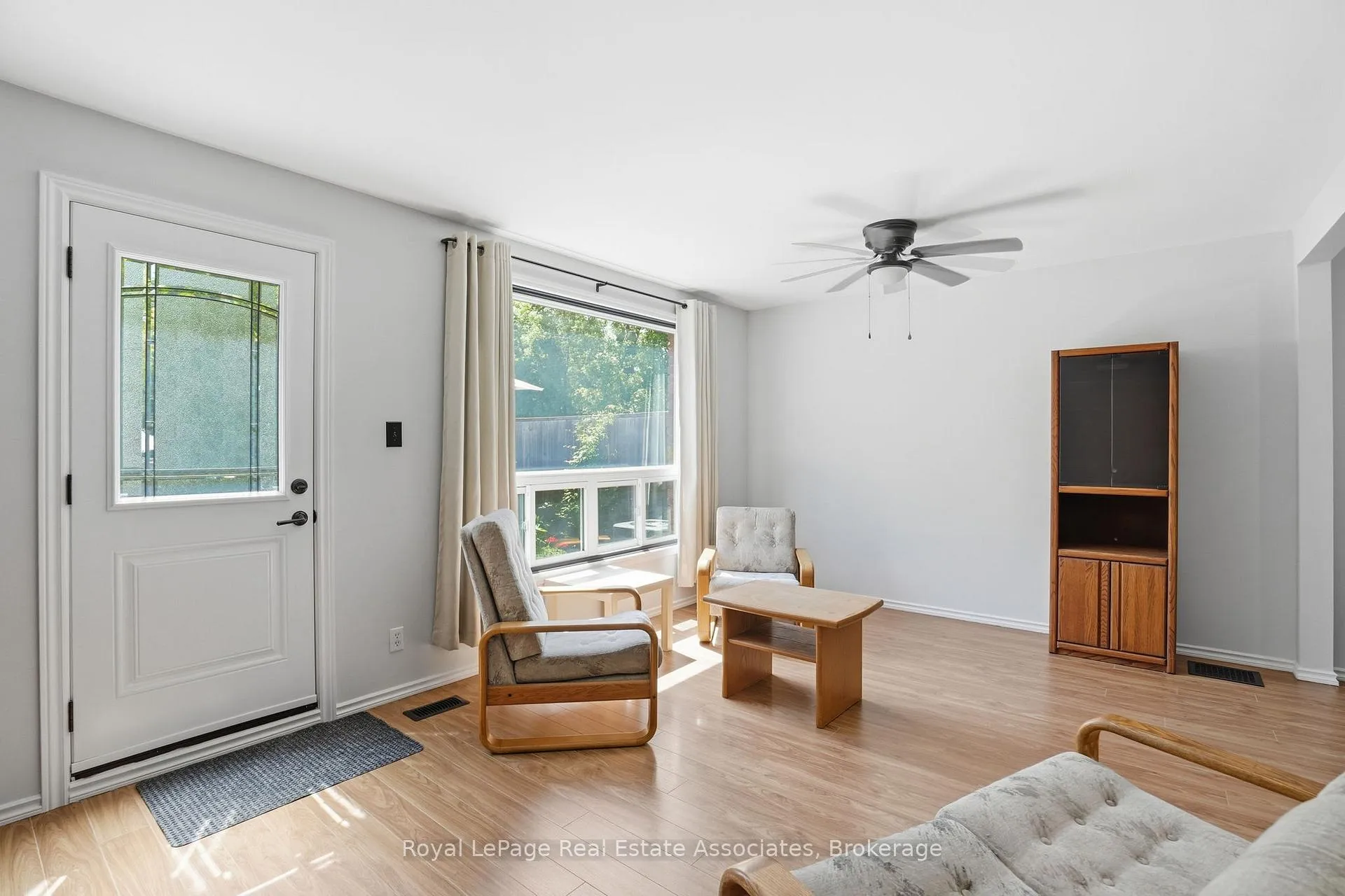 Photo 11 of Unit D(4), 16D Bond Street, Hamilton, Dundas — HOMEH